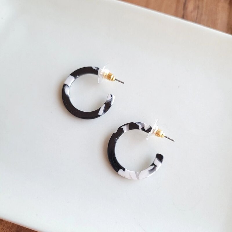 Spiffy & Splendid Cam Mini Hoops Black And White