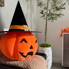 180 Degrees HLWN25 Hanging Pumpkin with Witch Hat