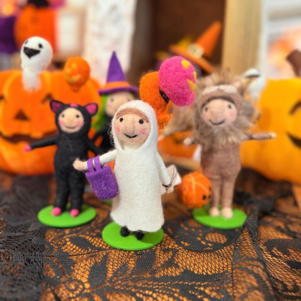 180 Degrees HLWN25 Wool Trick Or Treaters