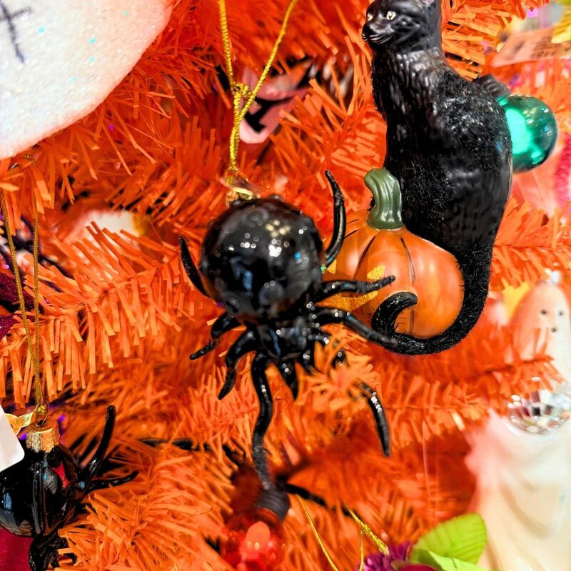 Cody Foster HLWN Black Widow Ornament