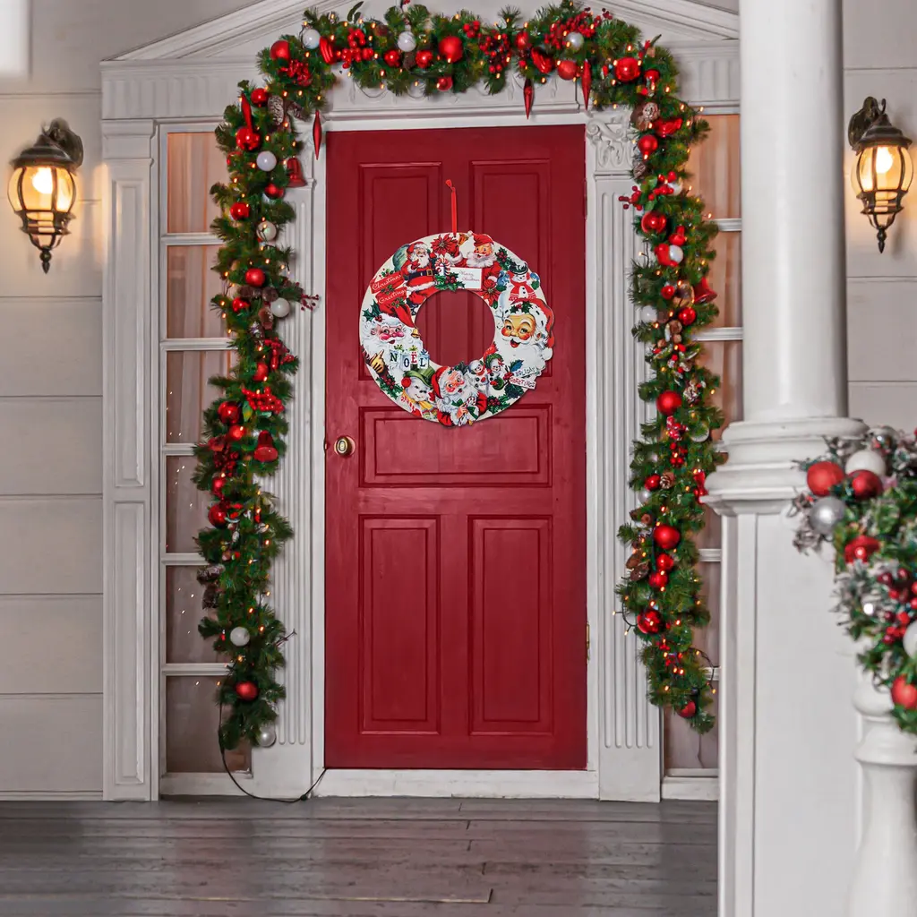 Mr. Christmas Vintage 18" Wreath - Santas