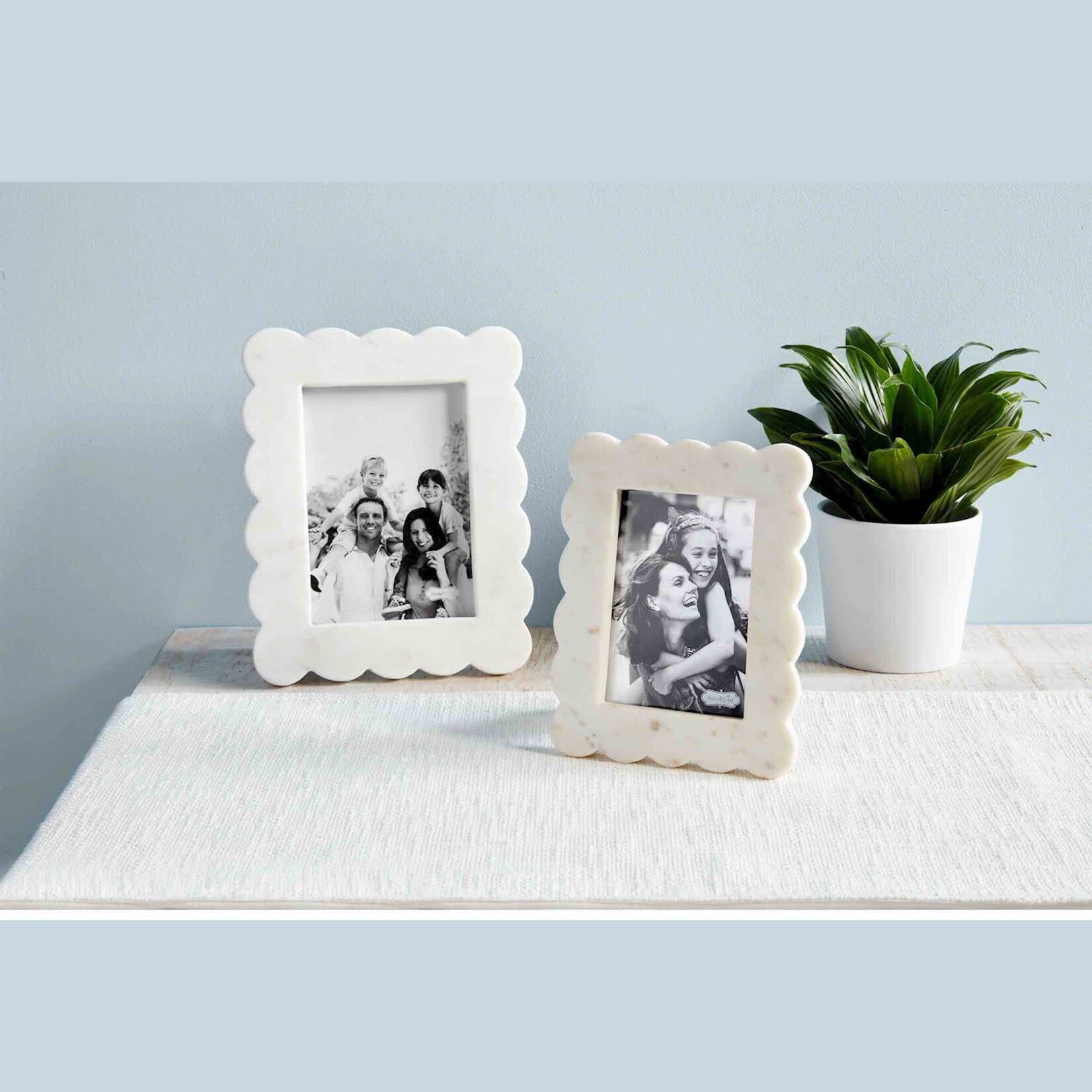 Mud Pie Small Scalloped Marble Frame