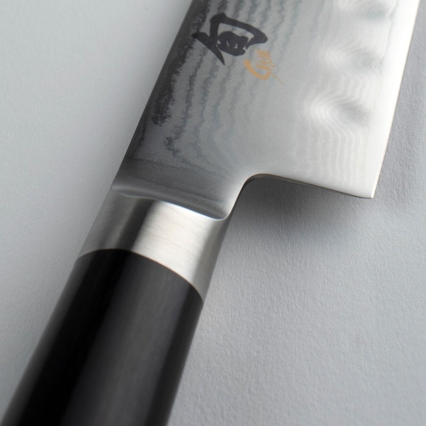 SHUN DM0719 - COUTEAU DE CHEF 8 po. HOLLOW GROUND EDGE CLASSIC SHUN