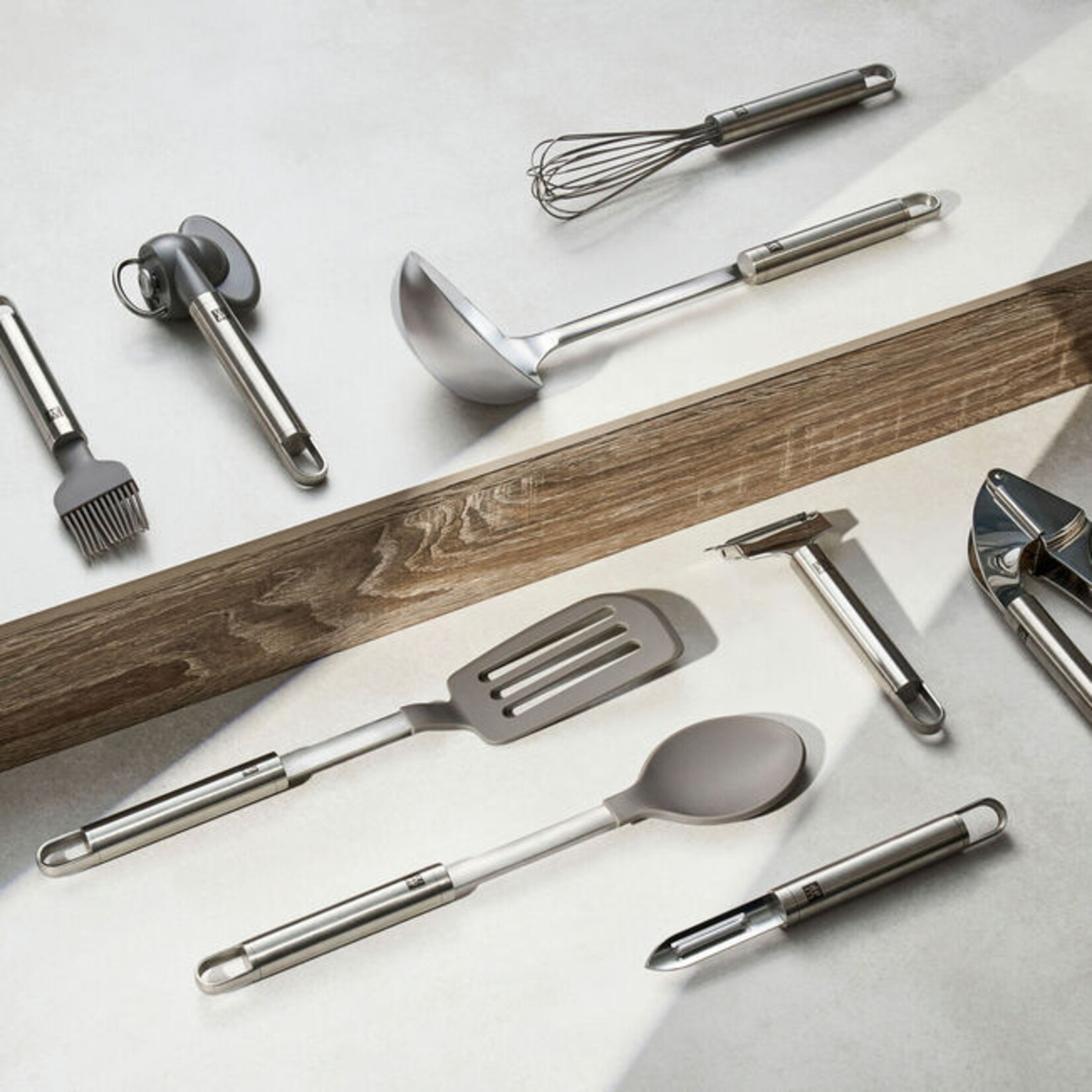 ZWILLING J.A. HENCKELS 37160-038 - OUVRE-BOITE EN ACIER INOXYDABLE ZWILLING (1002547)