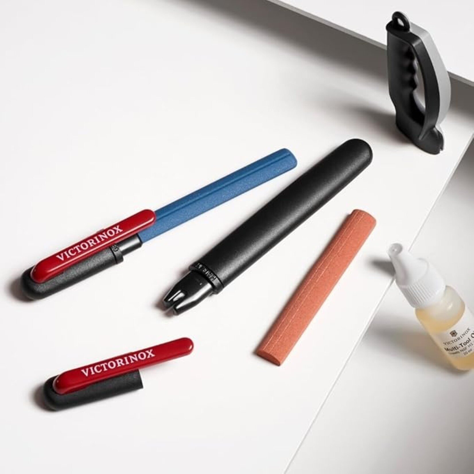 VICTORINOX 4.3323-X1 - AFFÛTEUR STYLE STYLO DE POCHE DUAL VICTORINOX