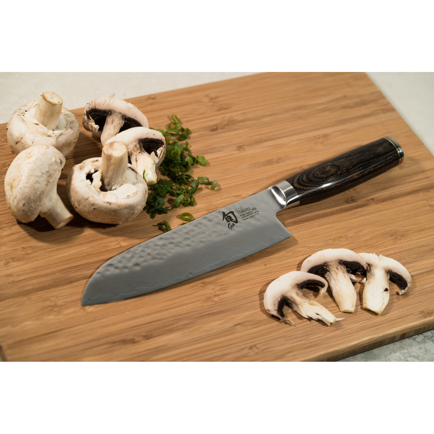 SHUN TDM0702 - COUTEAU SANTOKU 7 po. PREMIER SHUN