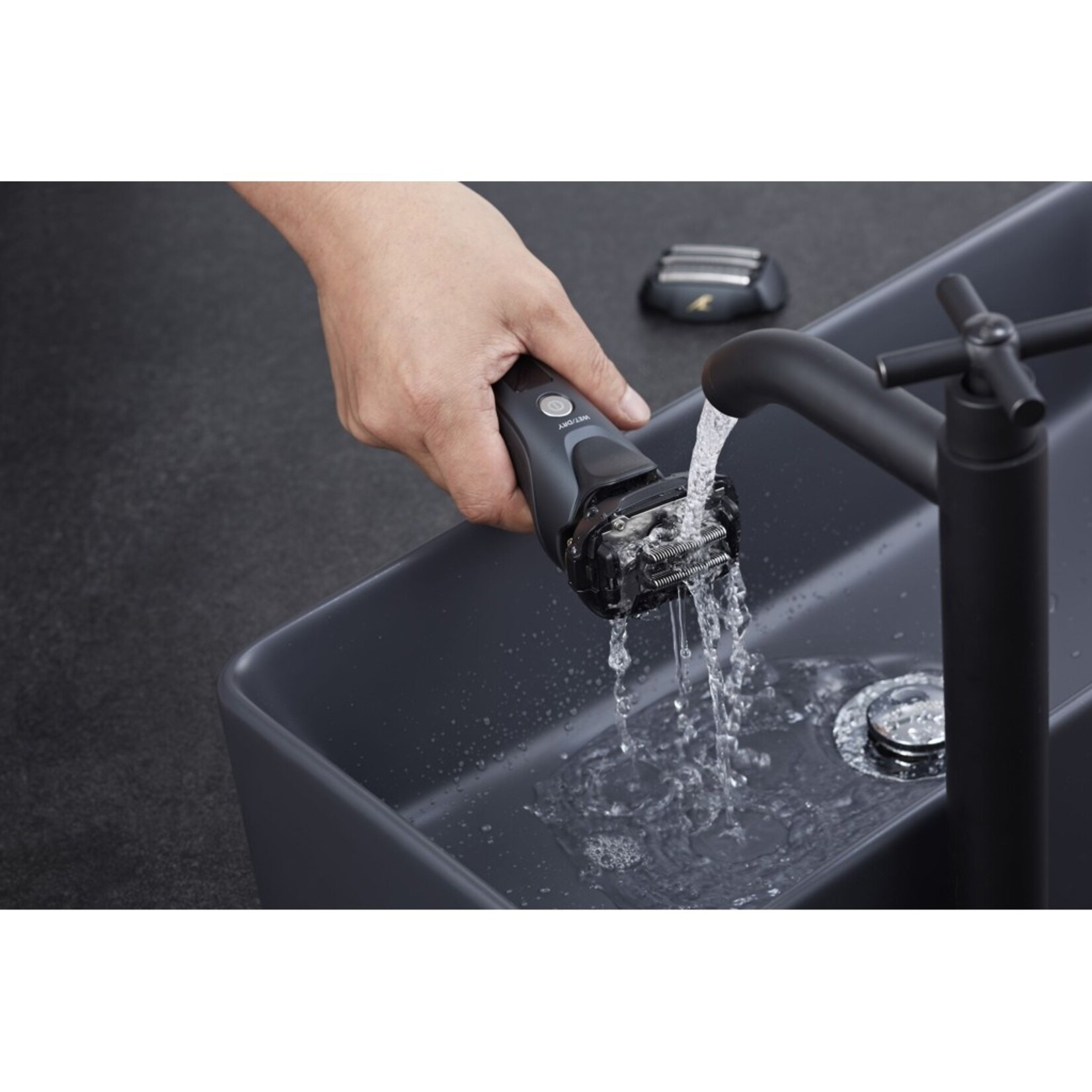 PANASONIC ESLV97 - RASOIR ELECTRIQUE A 5 LAMES AVEC BASE DE NETTOYAGE PANASONIC