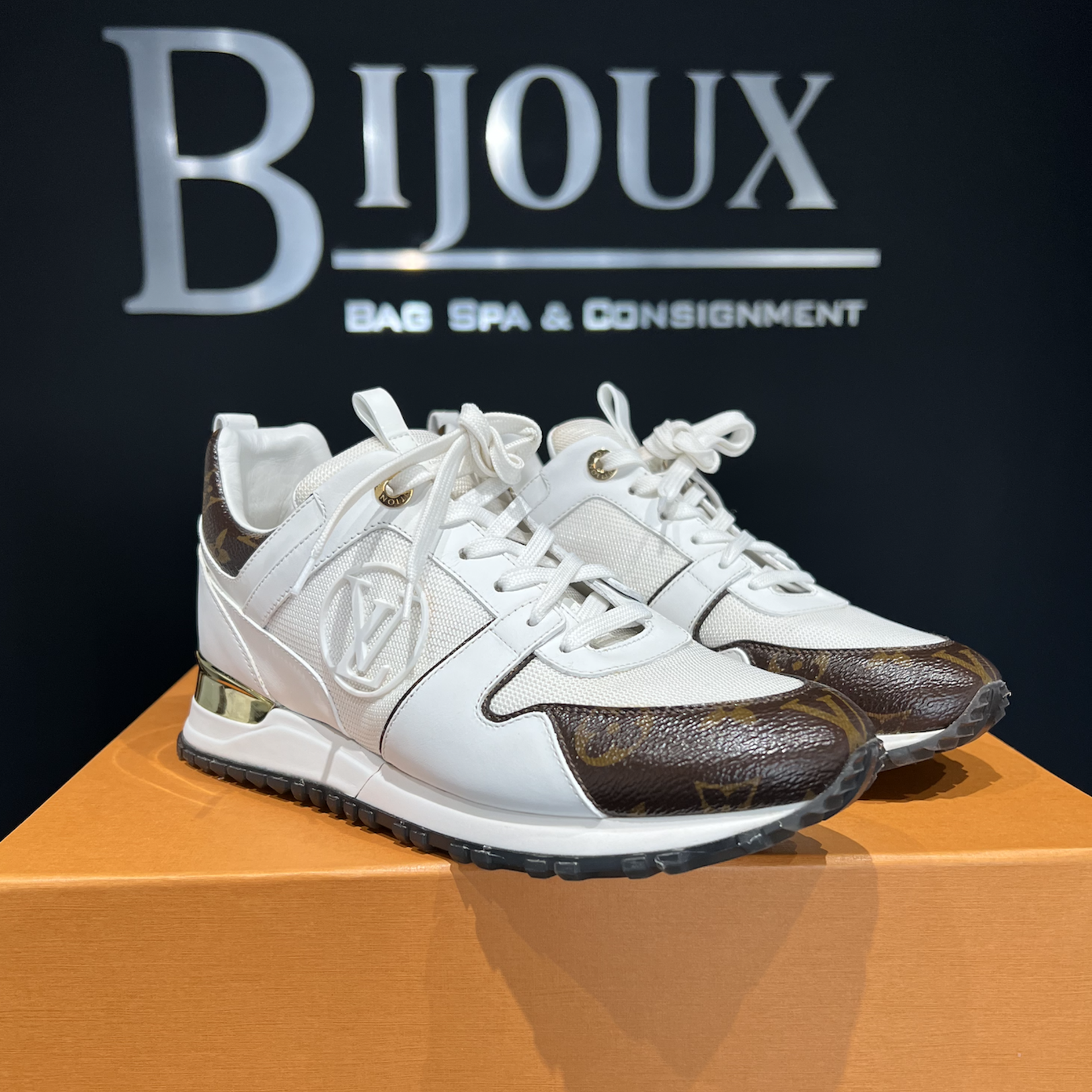 Louis Vuitton Run Away Sneakers- EU 39/ US 8 - Bijoux Bag Spa 