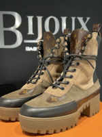 Louis Vuitton SOLD - Louis Vuitton Laureate Desert Boots