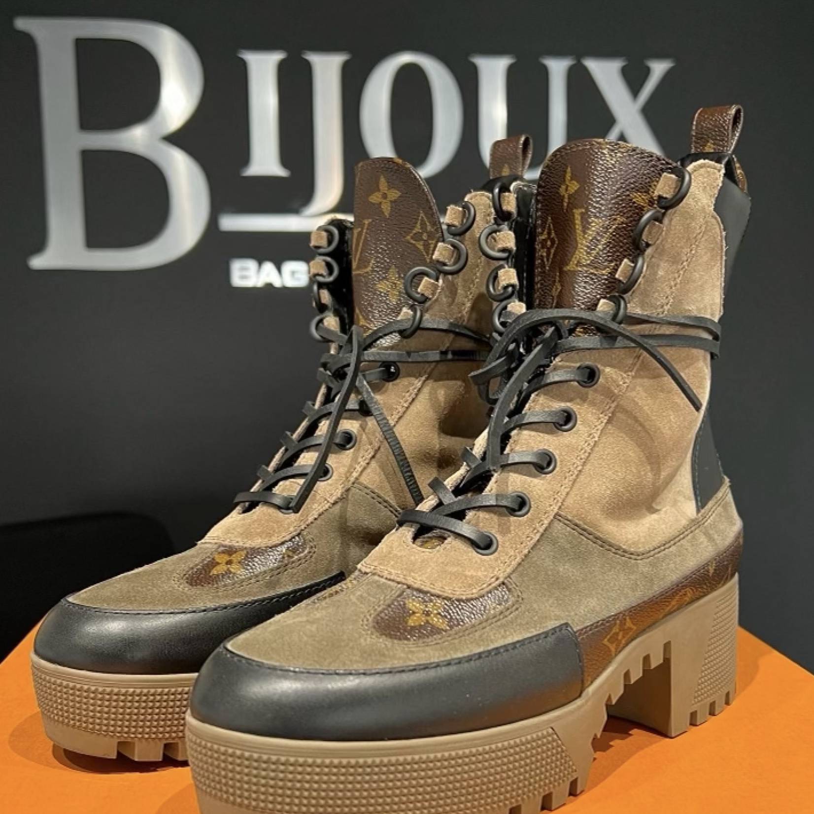 Laureate Desert Boot  Shoes  LOUIS VUITTON