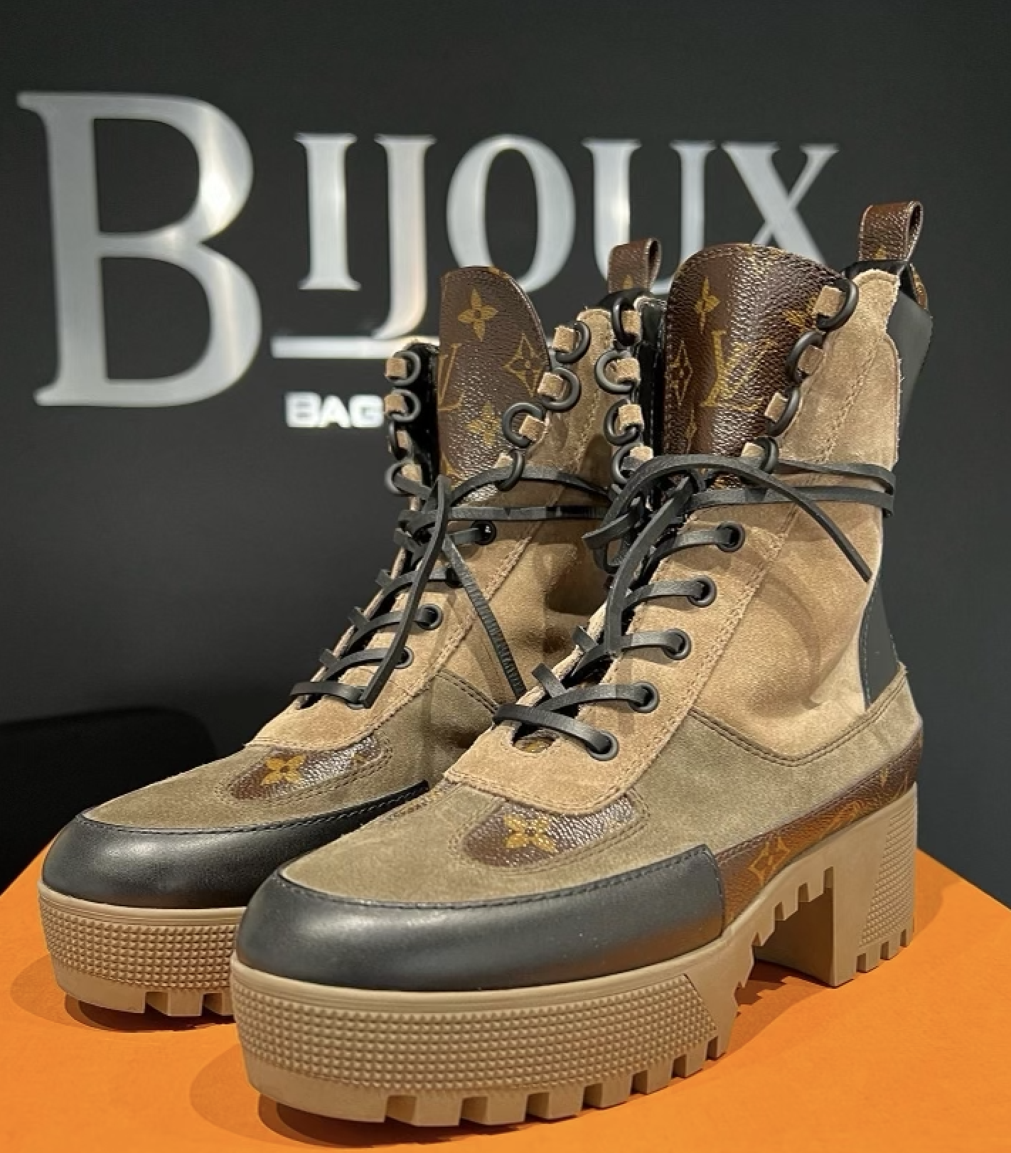 laureate louis vuitton boots
