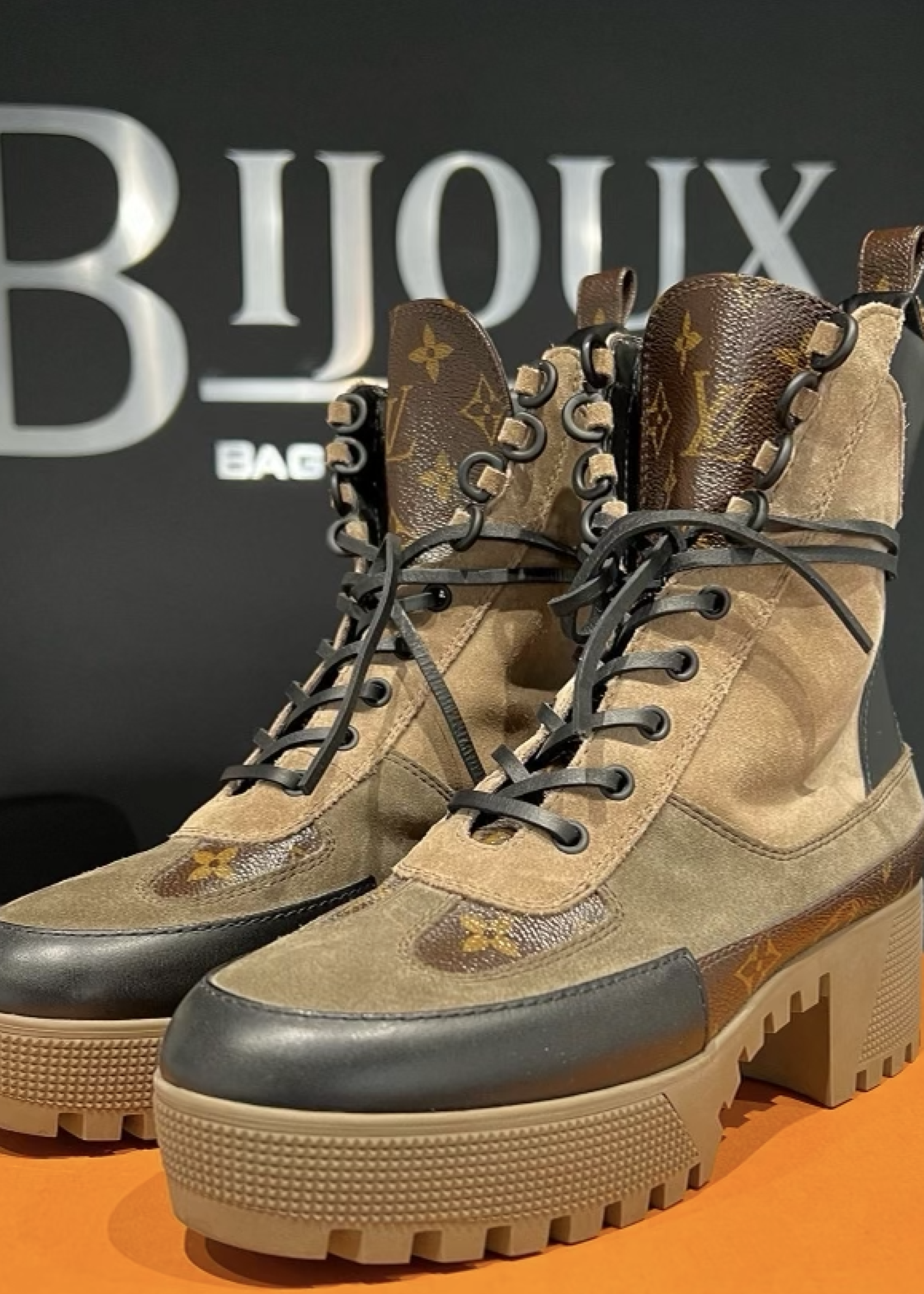 Louis Vuitton SOLD - Louis Vuitton Laureate Desert Boots