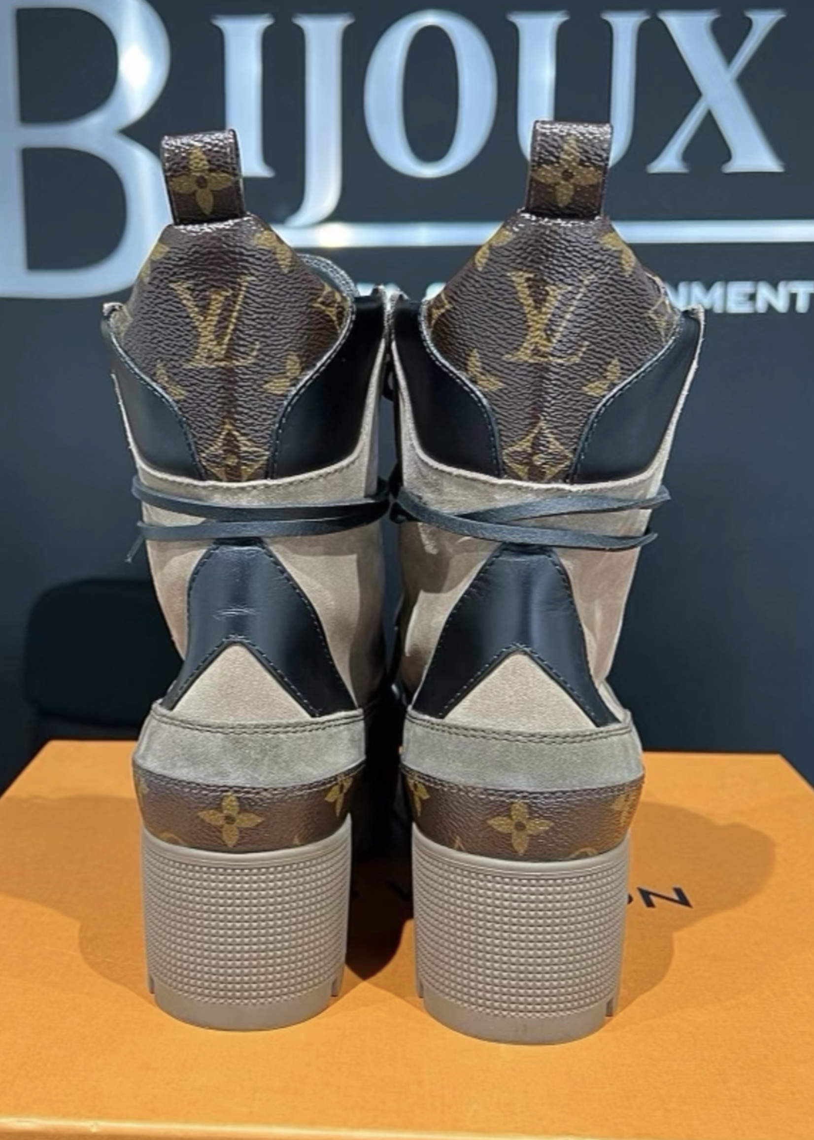 Louis Vuitton SOLD - Louis Vuitton Laureate Desert Boots