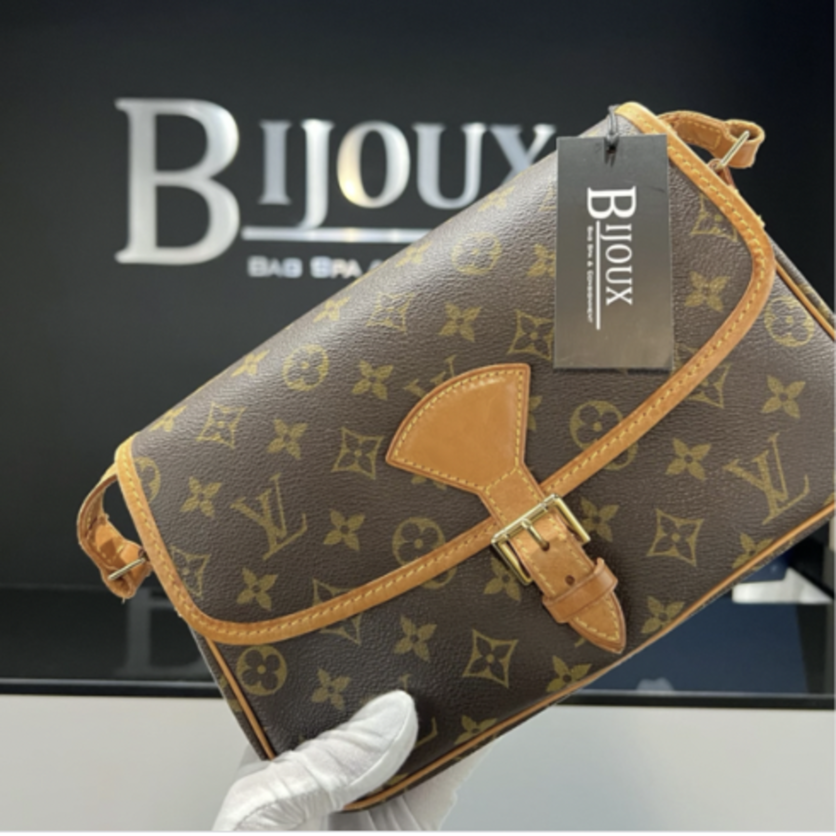 Louis Vuitton SOLD - Louis Vuitton Sologne