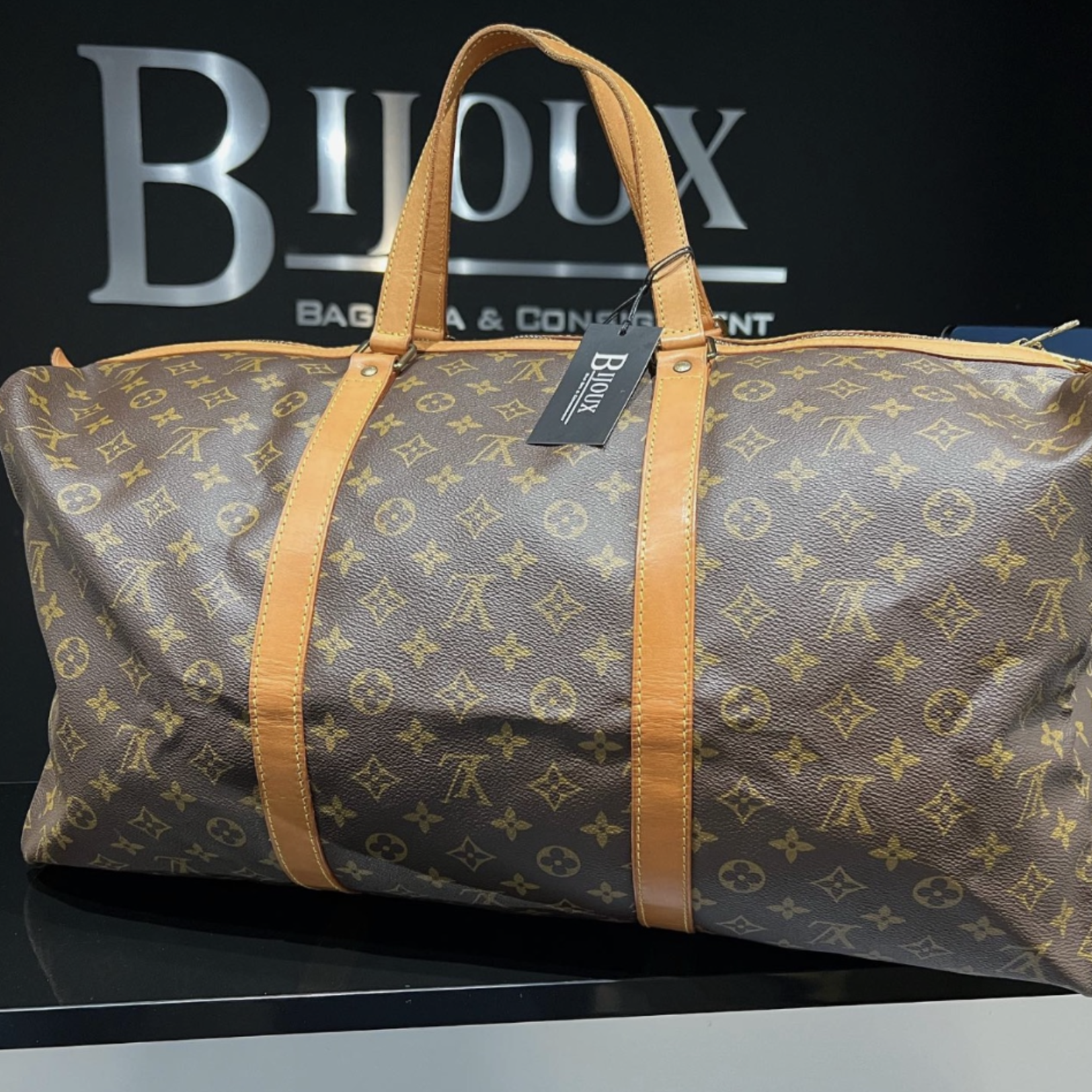 Louis Vuitton SOLD - Louis Vuitton Sac Souple 55