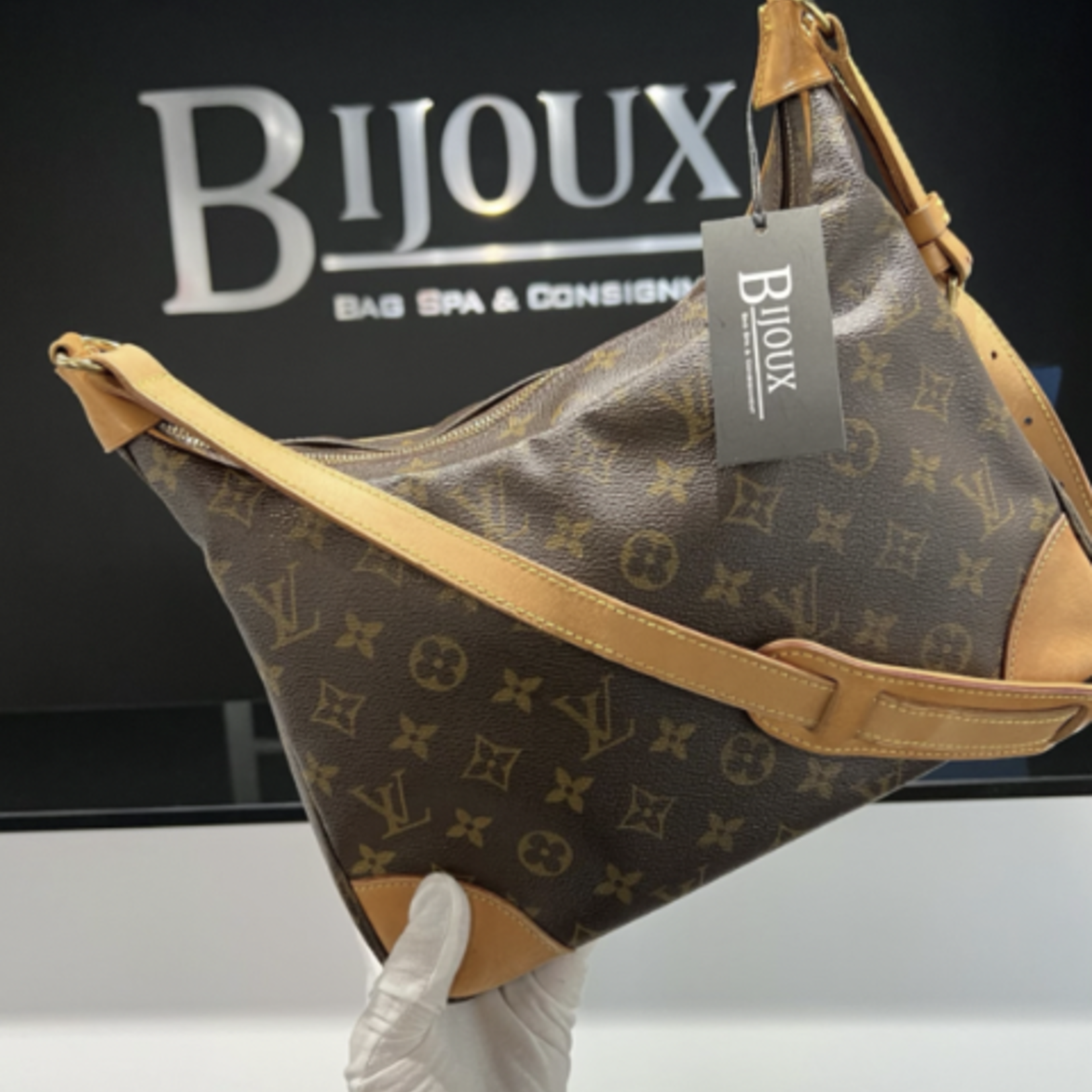 Louis Vuitton SOLD - LOUIS VUITTON BOULOGNE 30