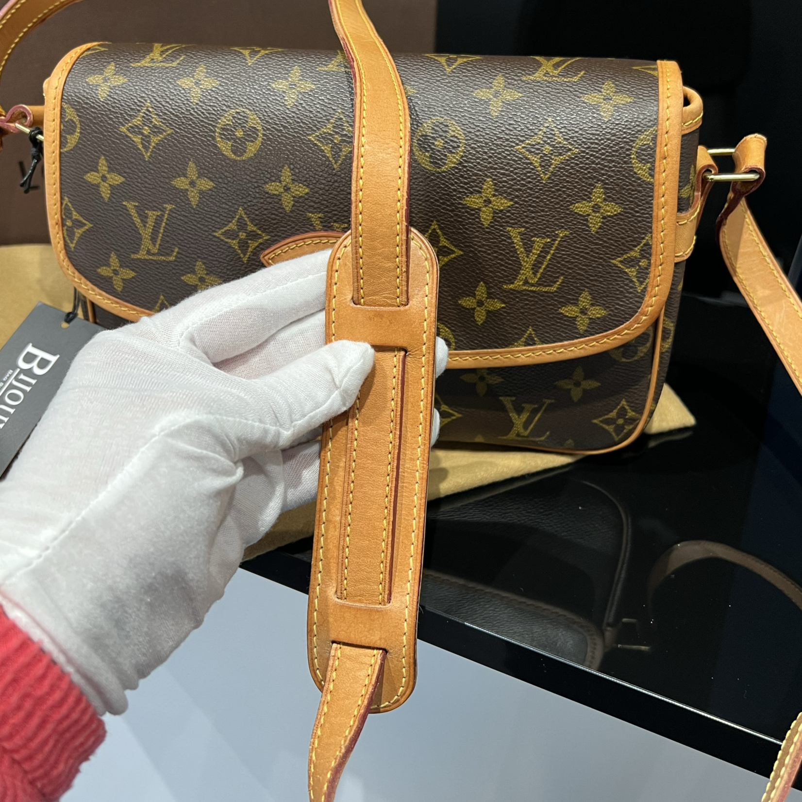 Louis Vuitton SOLD - Louis Vuitton Sologne