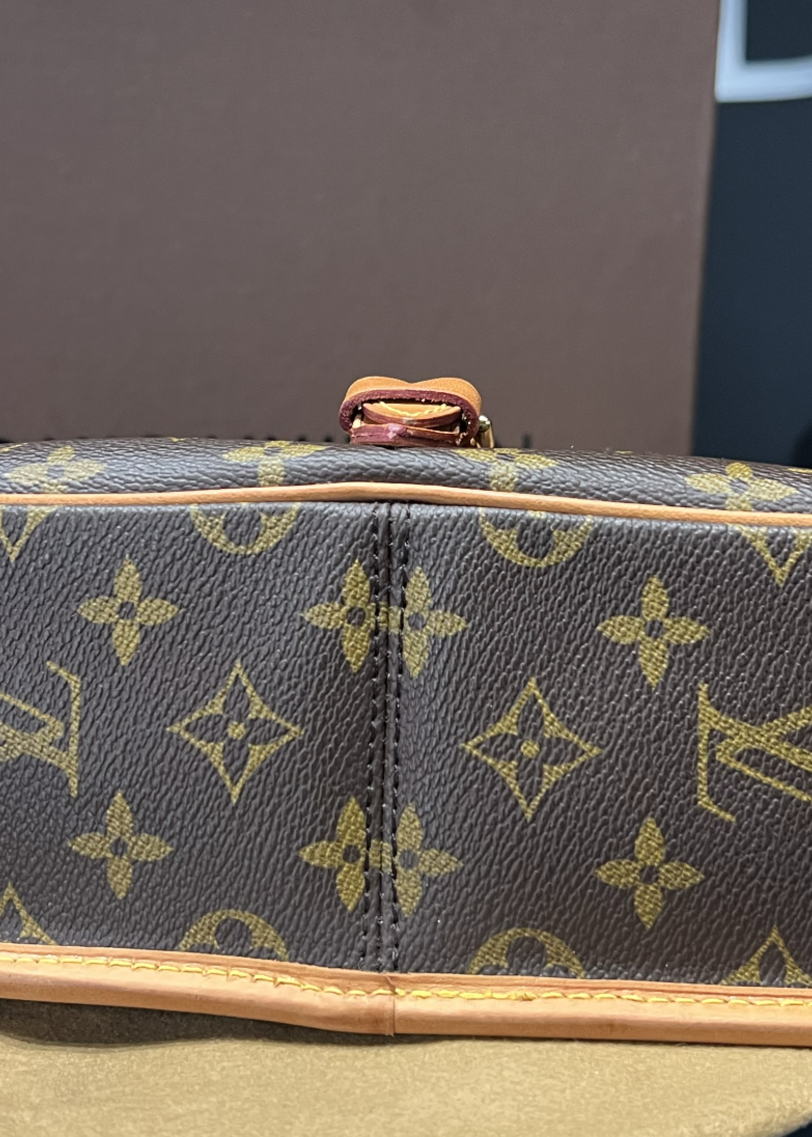 Louis Vuitton SOLD - Louis Vuitton Sologne