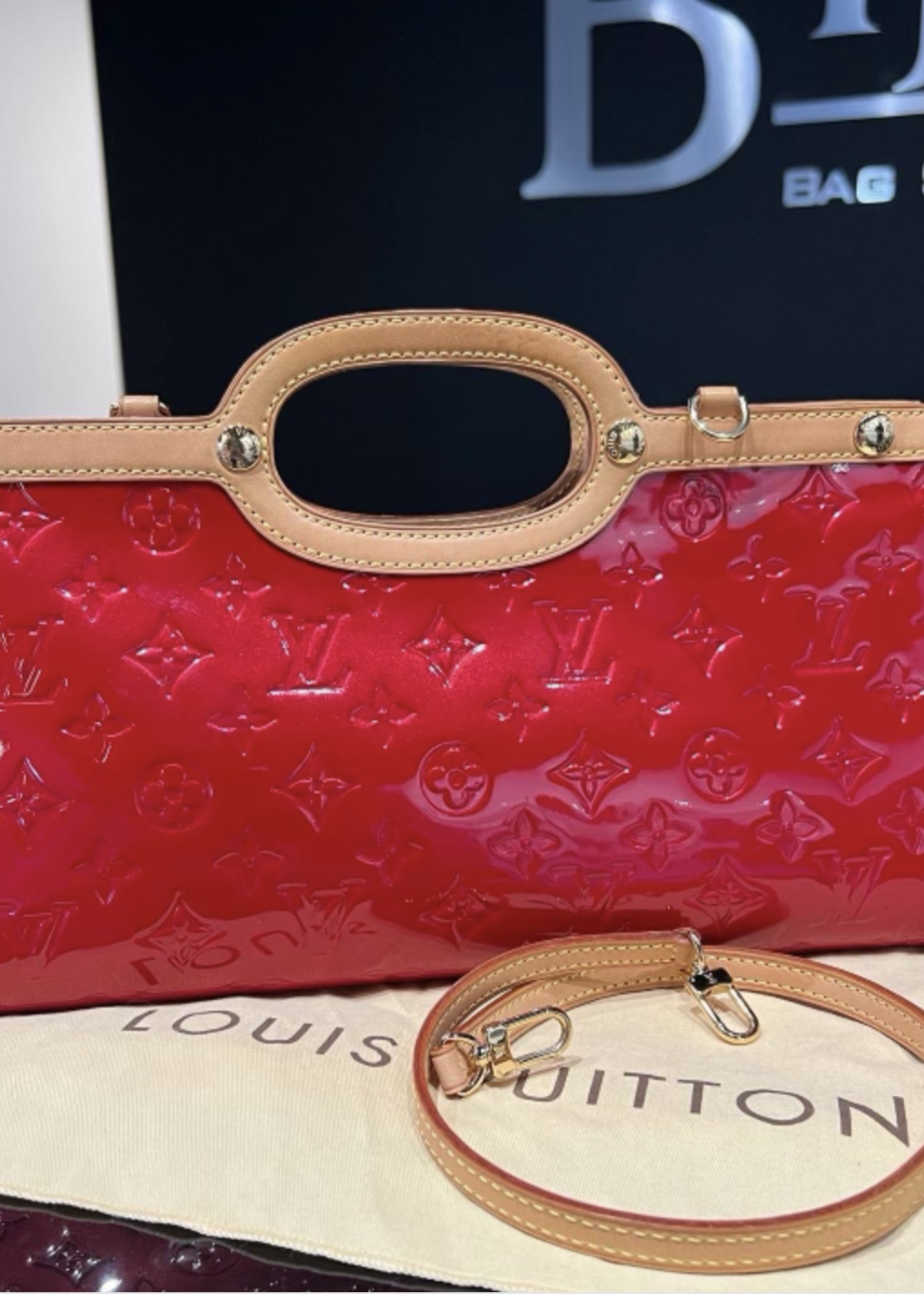 Louis Vuitton Vernis Roxbury (Red) - Bijoux Bag Spa & Consignment