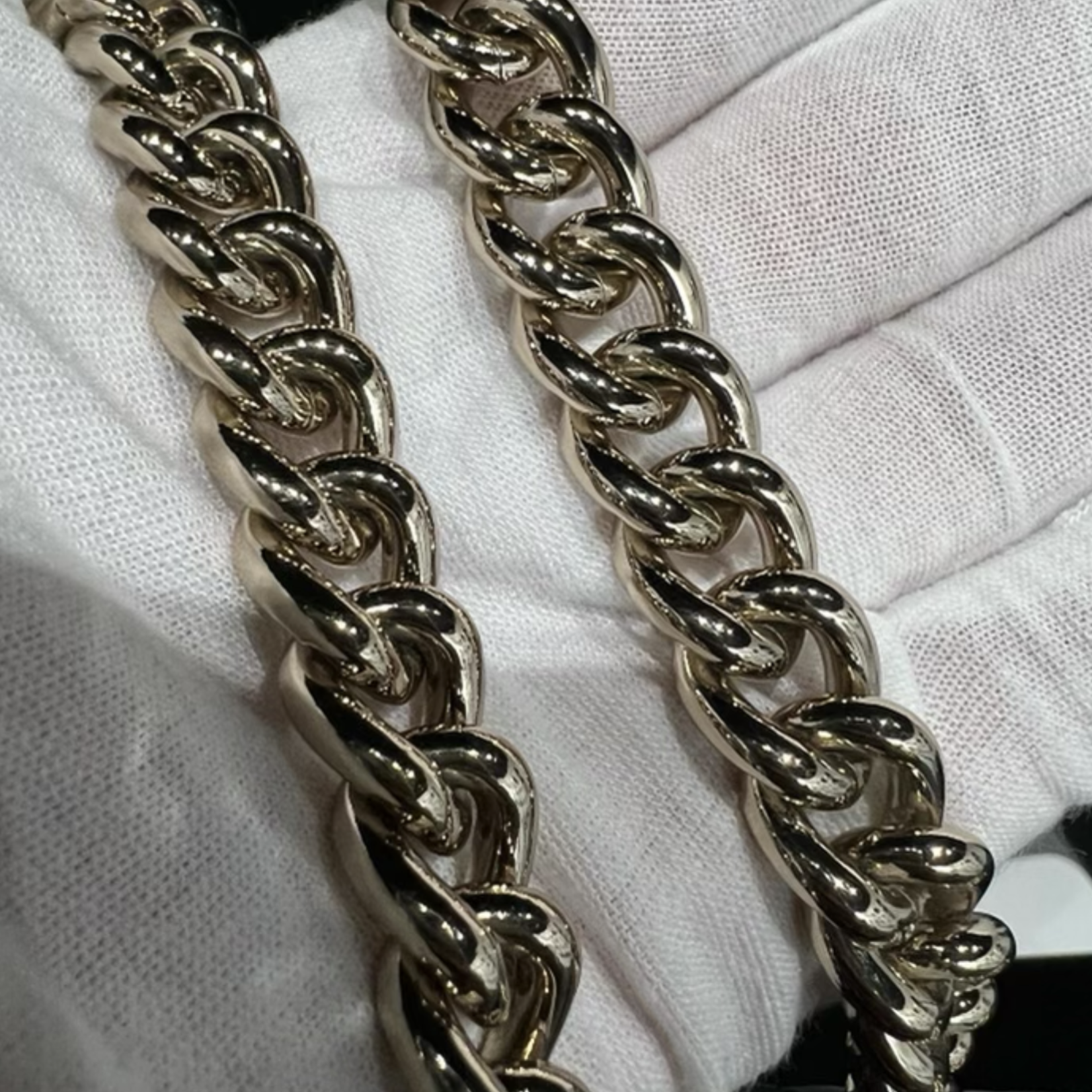 Gucci SOLD - Gucci Emily Guccissima Chain Shoulder Bag