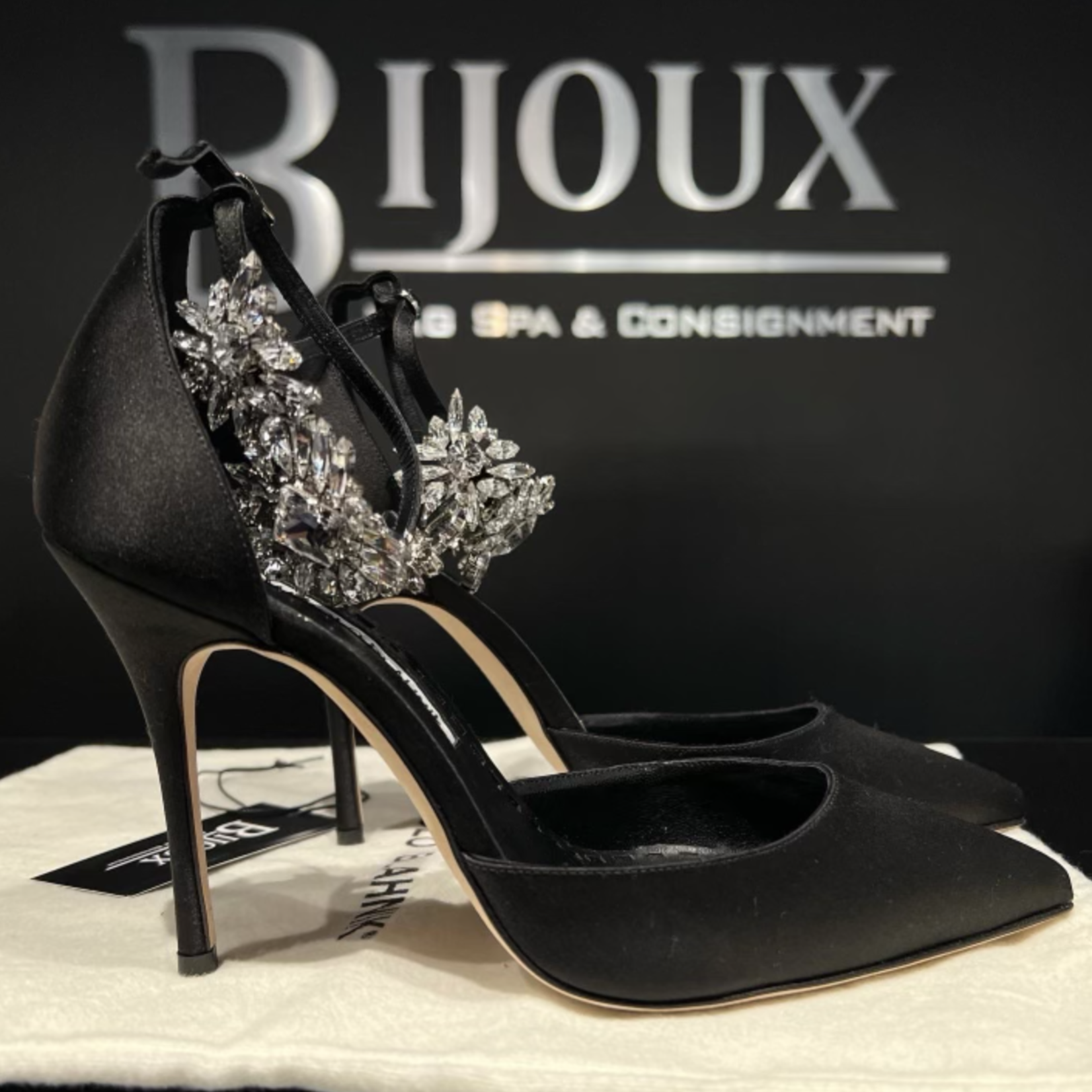 Manolo Blahnik Manolo Blahnik Black Satin Sicariata Ankle 38