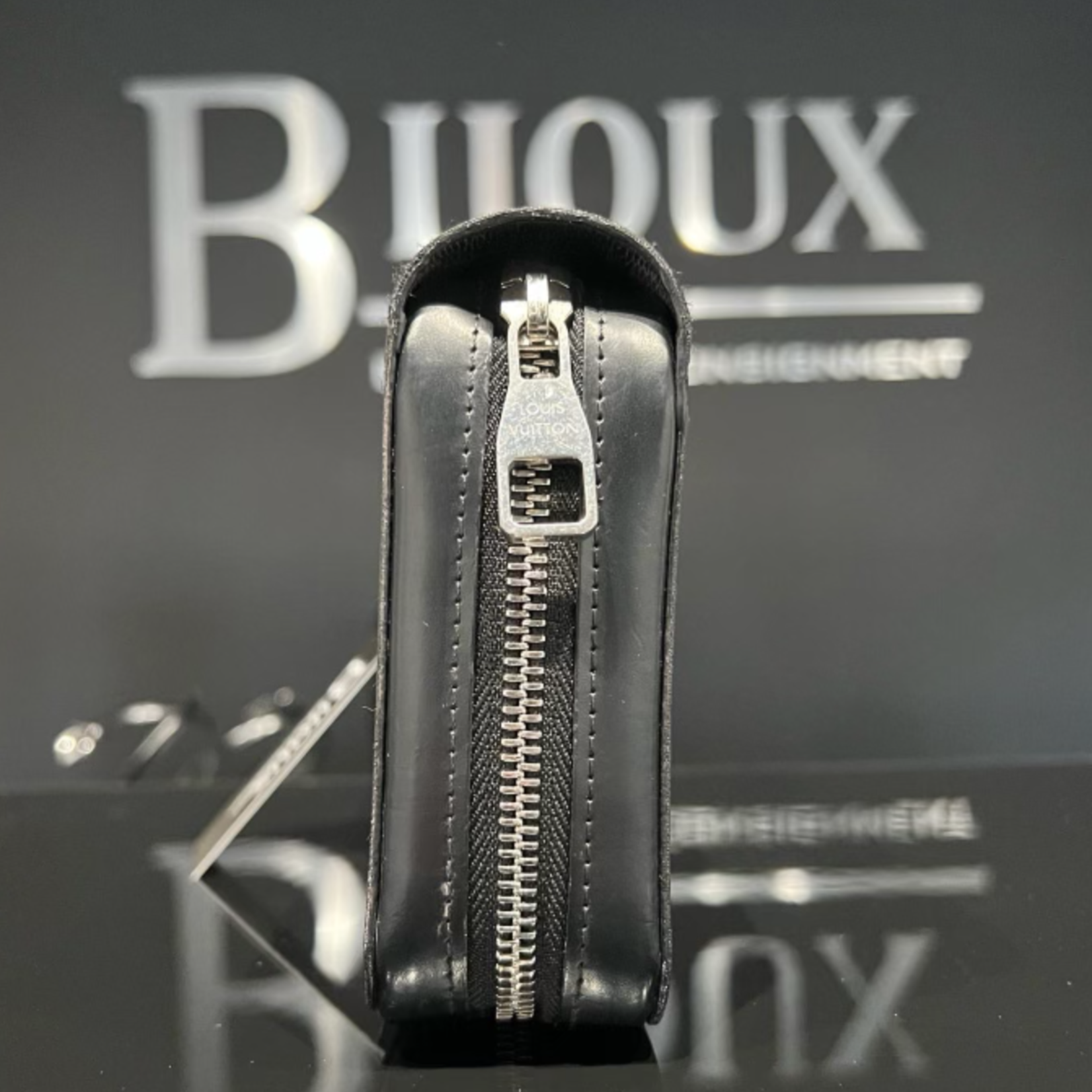 Louis Vuitton SOLD - Louis Vuitton Zippy XL