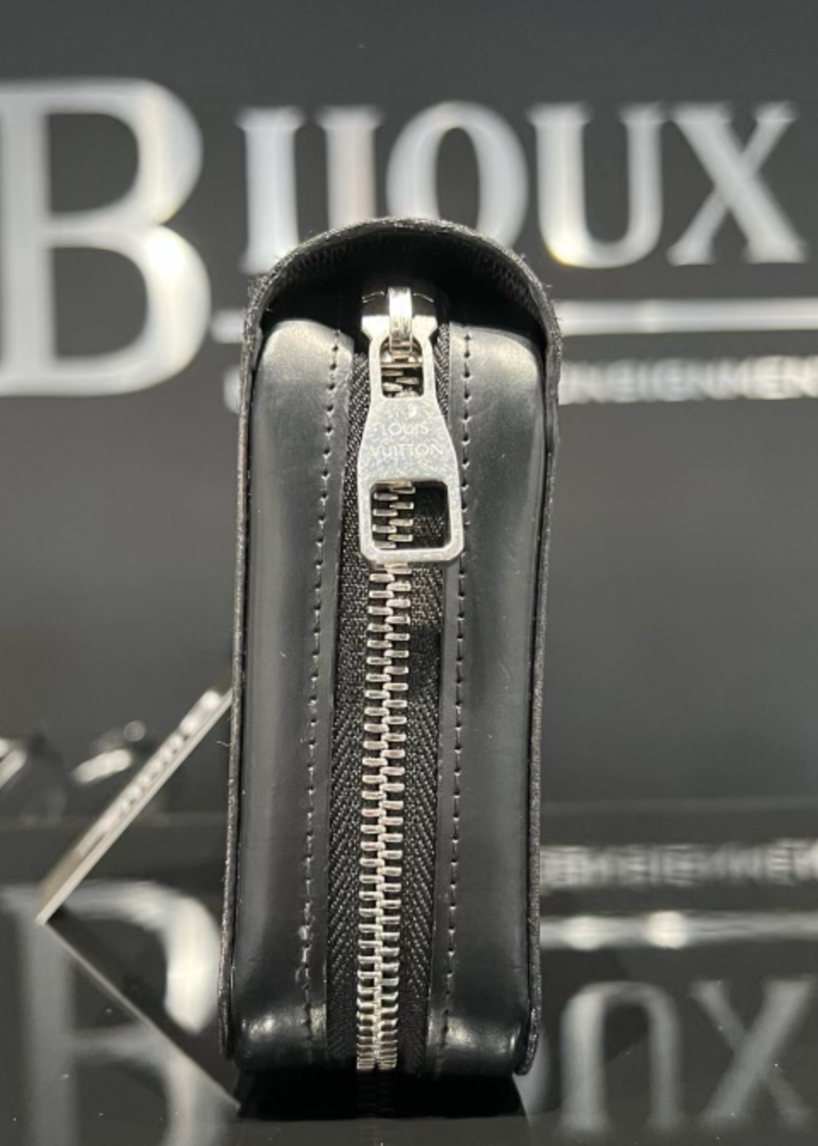 Louis Vuitton SOLD - Louis Vuitton Zippy XL