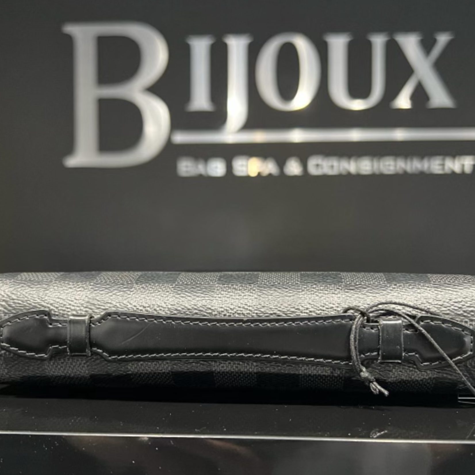 Louis Vuitton SOLD - Louis Vuitton Zippy XL