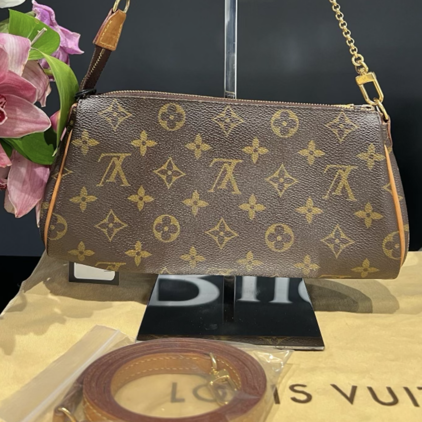 Louis Vuitton SOLD - Louis Vuitton Eva Clutch