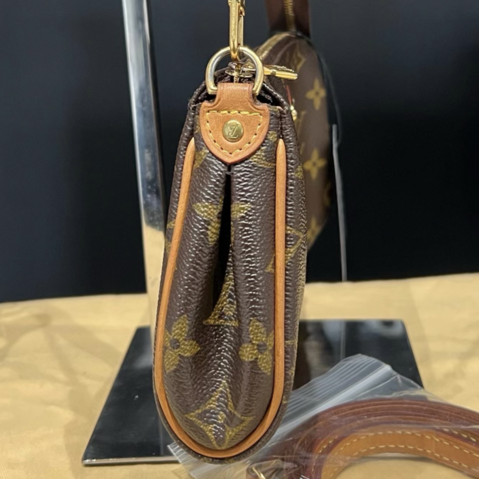 Louis Vuitton SOLD - Louis Vuitton Eva Clutch