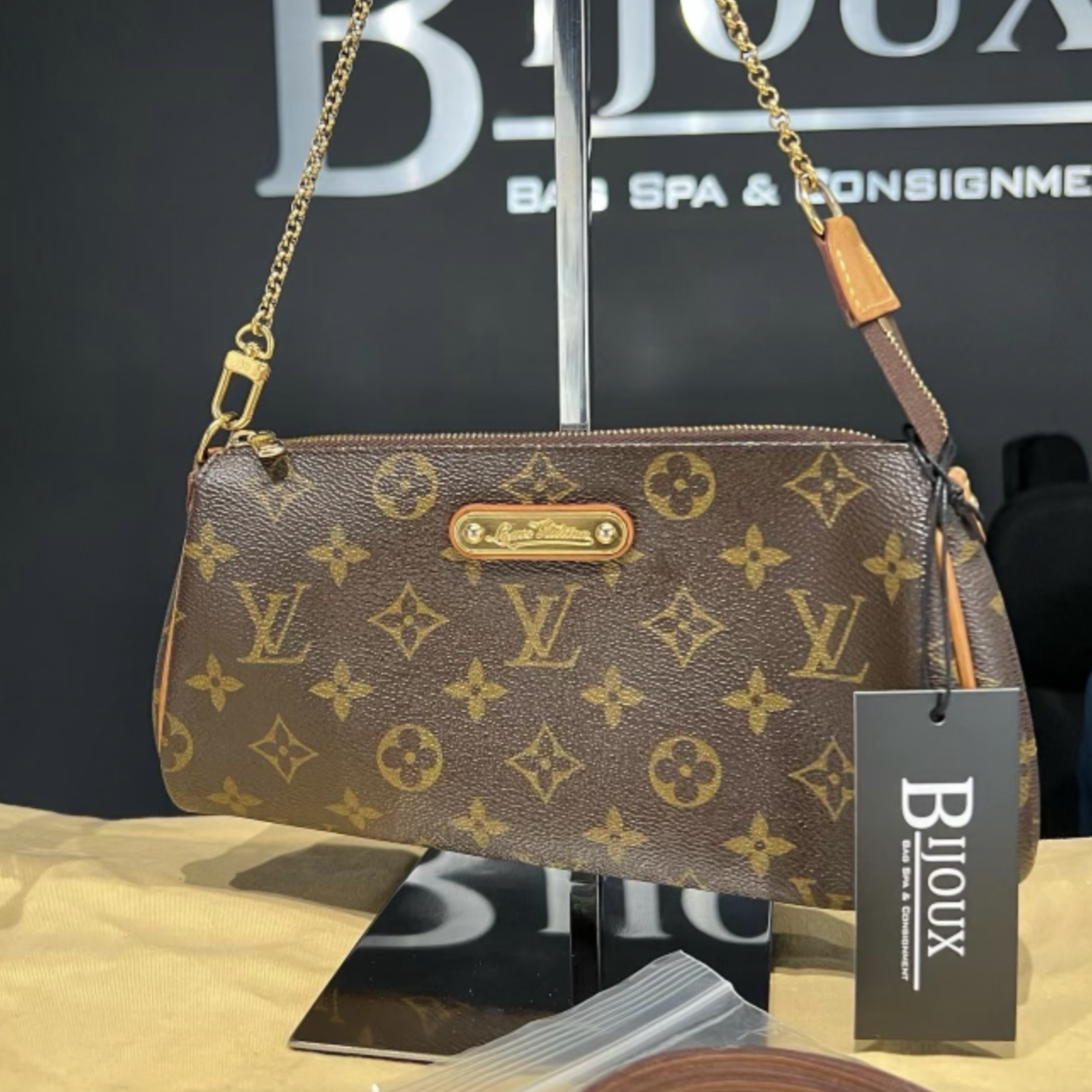 Louis Vuitton SOLD - Louis Vuitton Eva Clutch