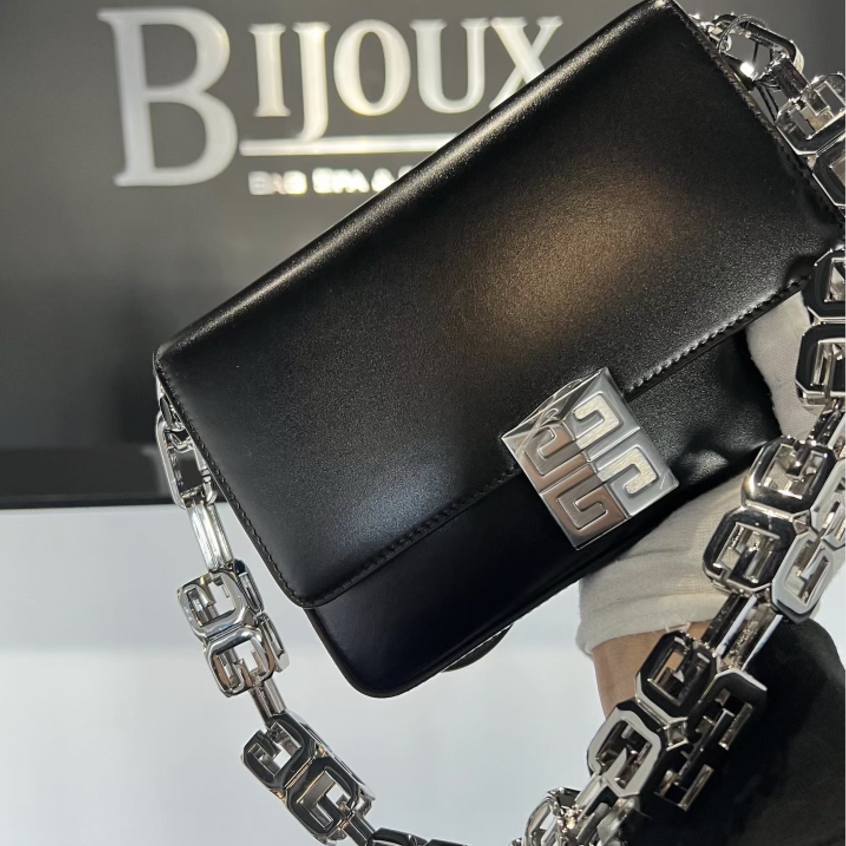 Givenchy SOLD - Givenchy 4G Chain Shoulder Bag