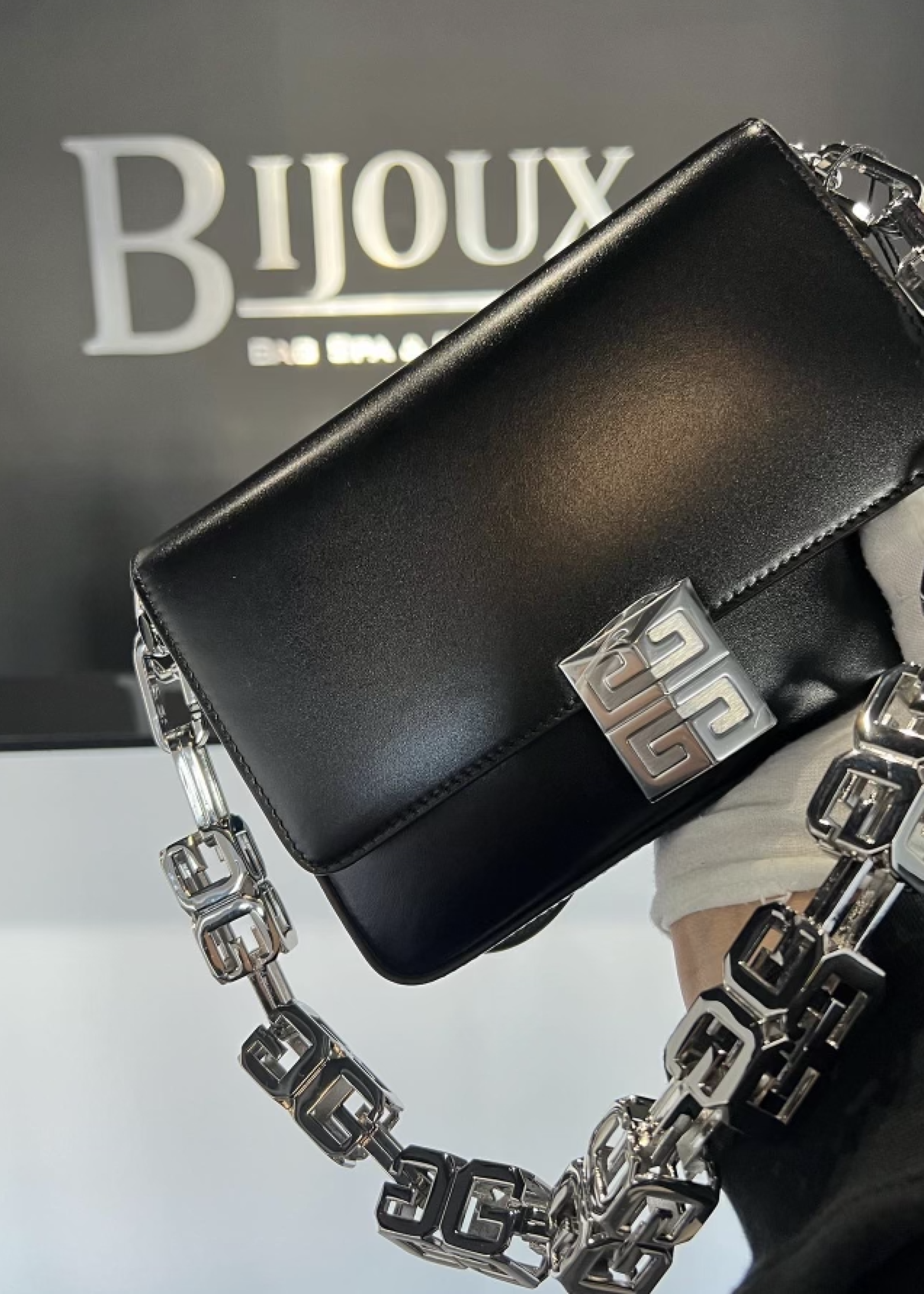 Givenchy SOLD - Givenchy 4G Chain Shoulder Bag