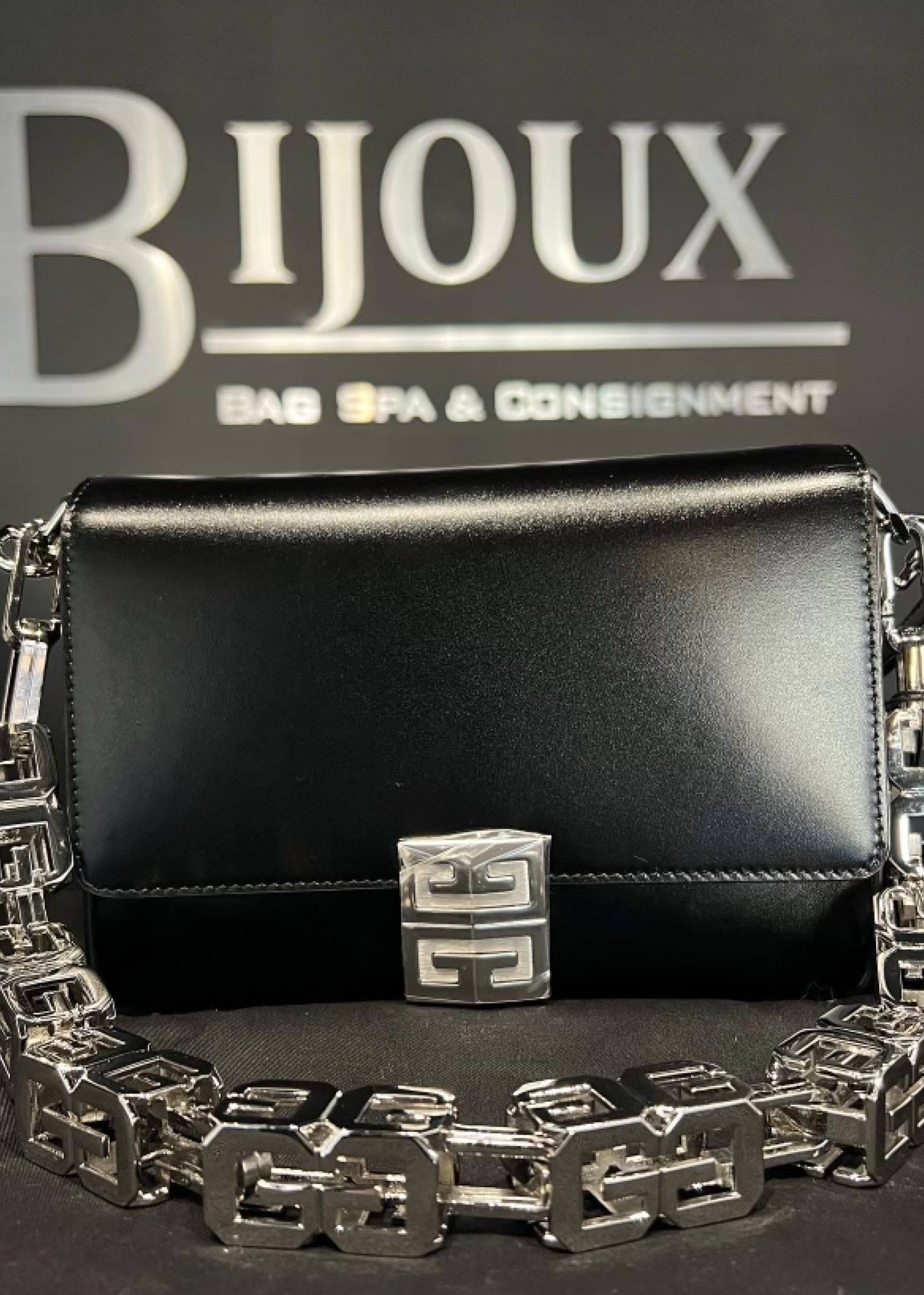 Givenchy SOLD - Givenchy 4G Chain Shoulder Bag