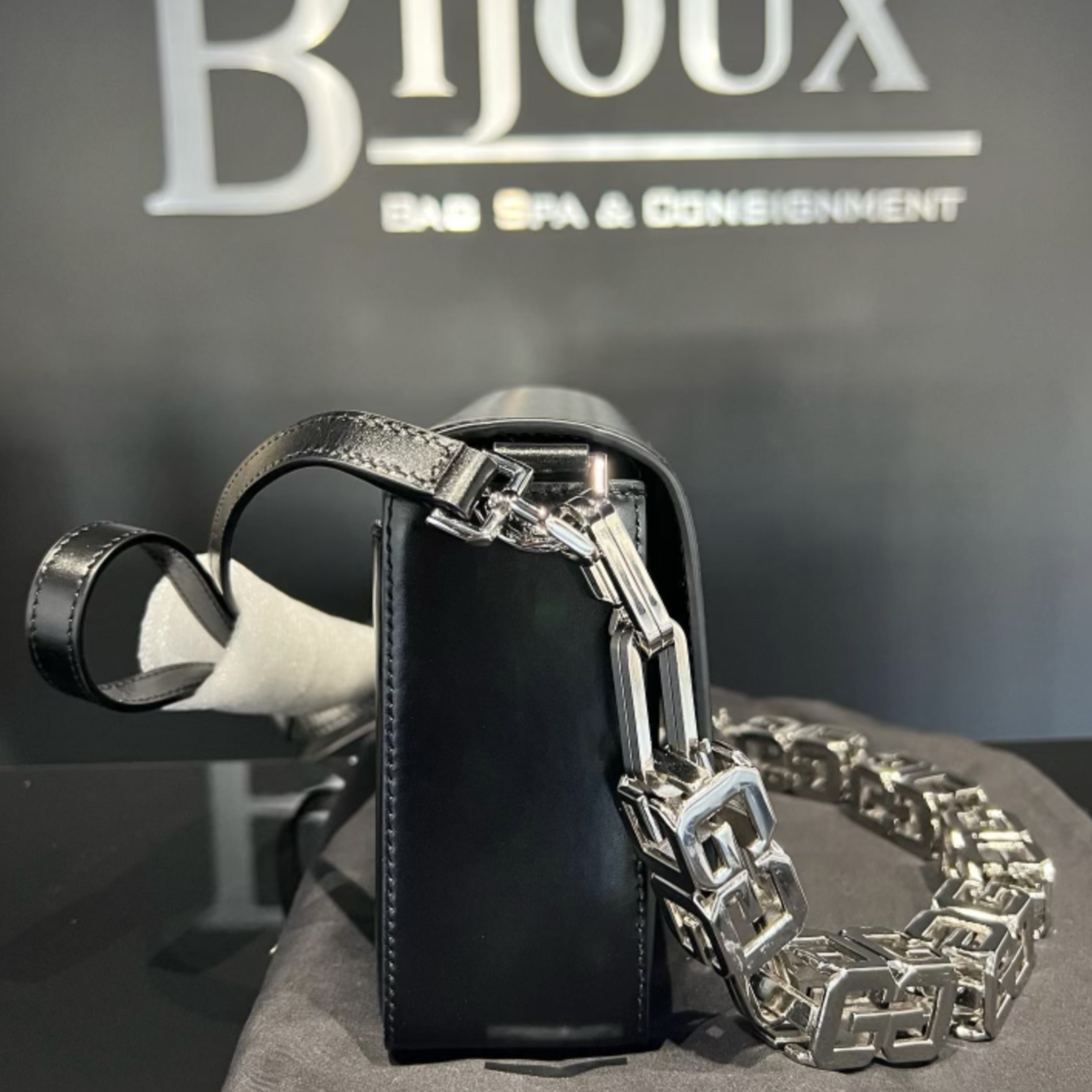 Givenchy SOLD - Givenchy 4G Chain Shoulder Bag