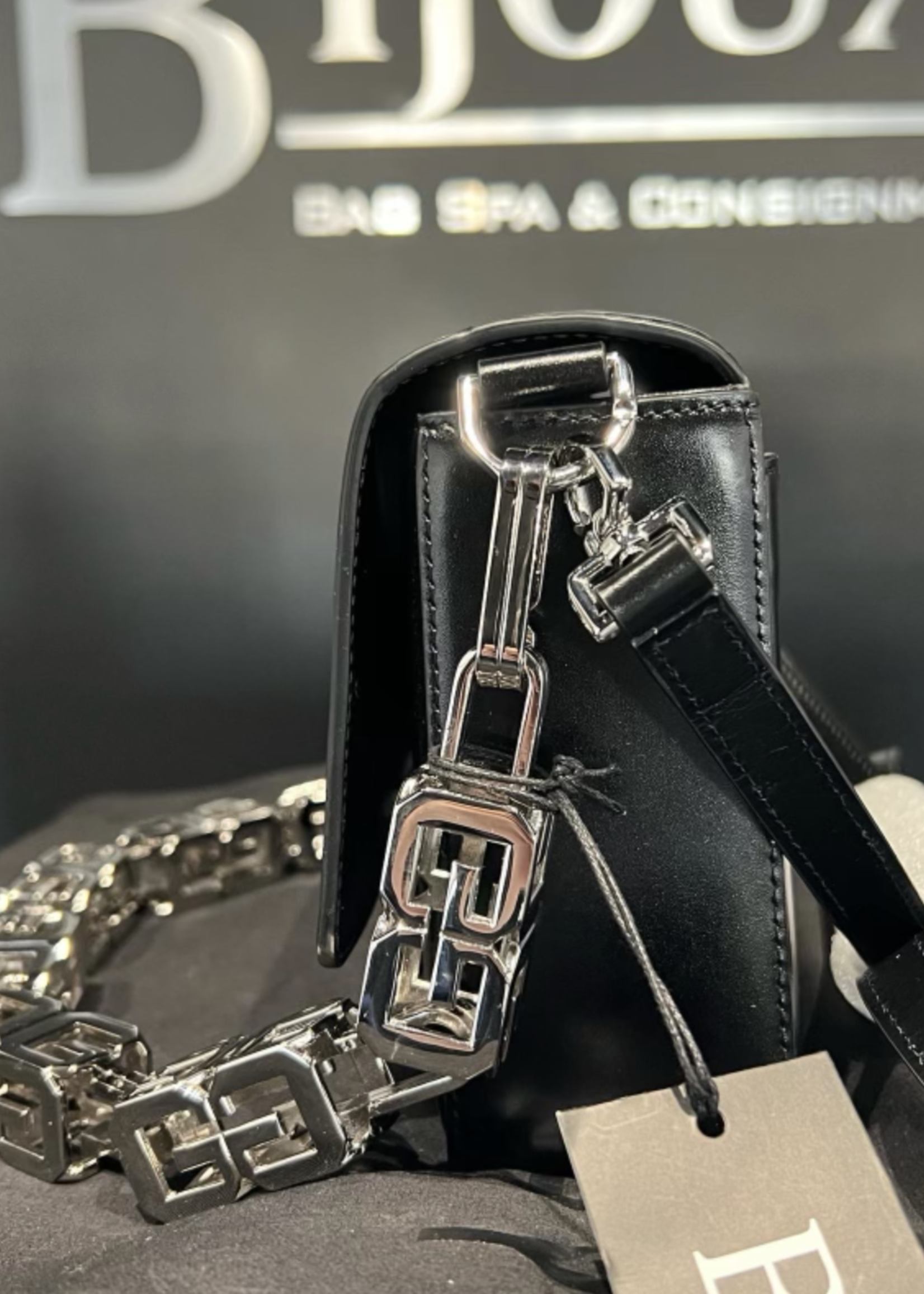 Givenchy SOLD - Givenchy 4G Chain Shoulder Bag