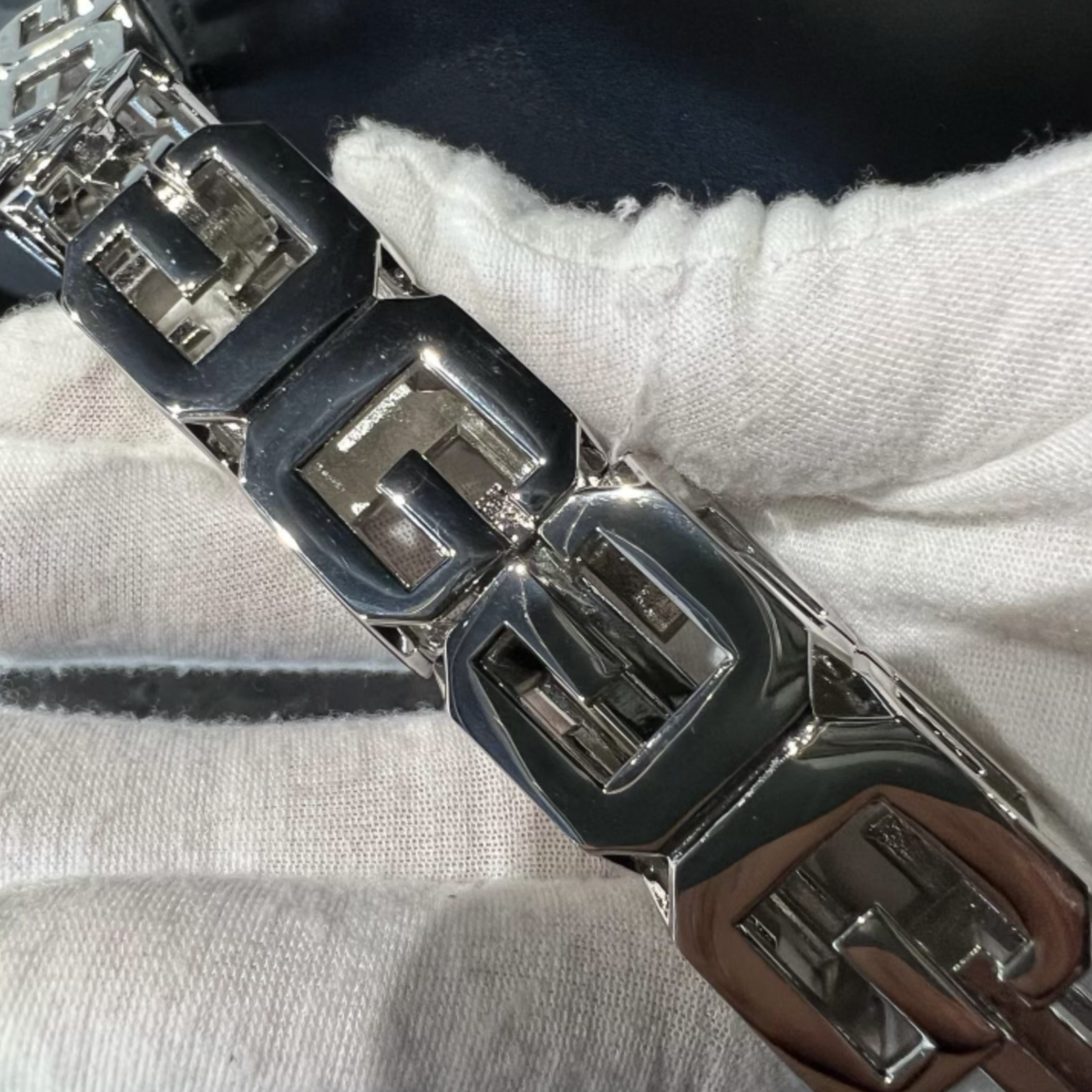 Givenchy SOLD - Givenchy 4G Chain Shoulder Bag