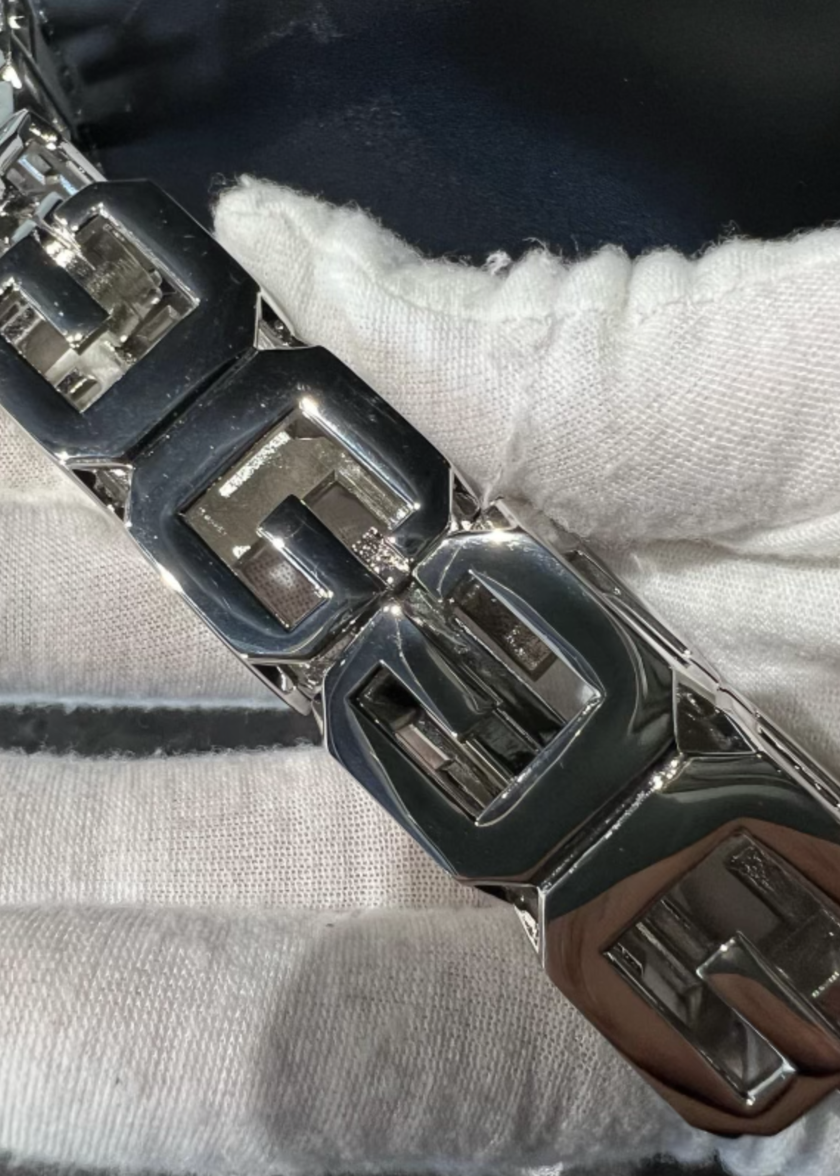 Givenchy SOLD - Givenchy 4G Chain Shoulder Bag