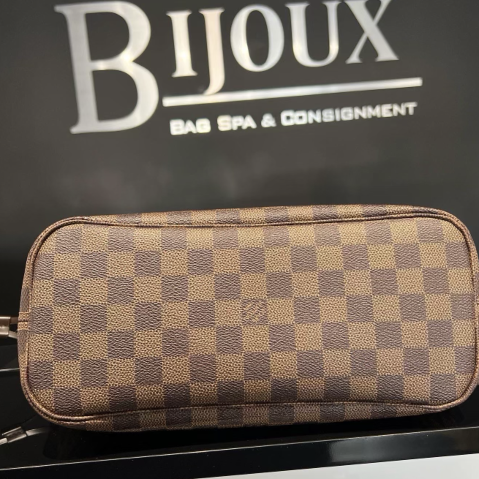 Louis Vuitton SOLD - Louis Vuitton Neverfull Damier Ebene