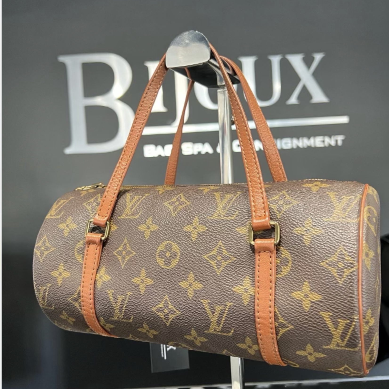 Louis Vuitton Papillon Monogram - Bijoux Bag Spa & Consignment