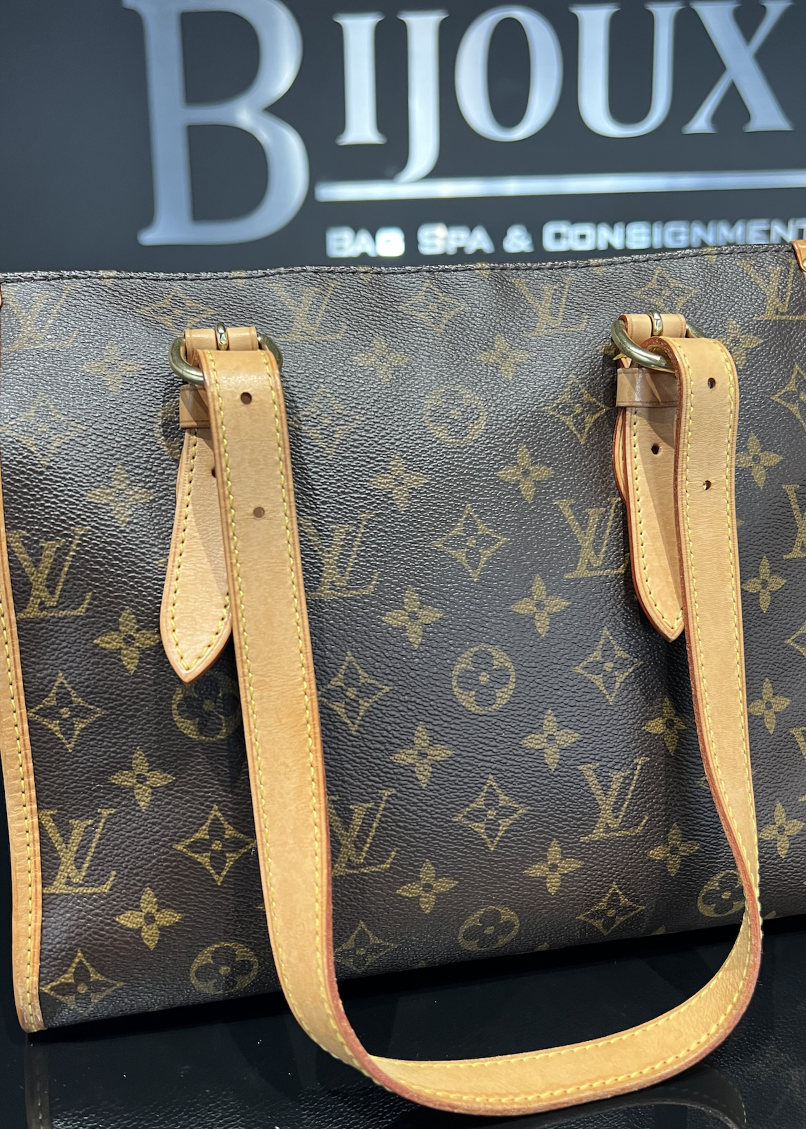 Louis Vuitton Popincourt Haut - Bijoux Bag Spa & Consignment