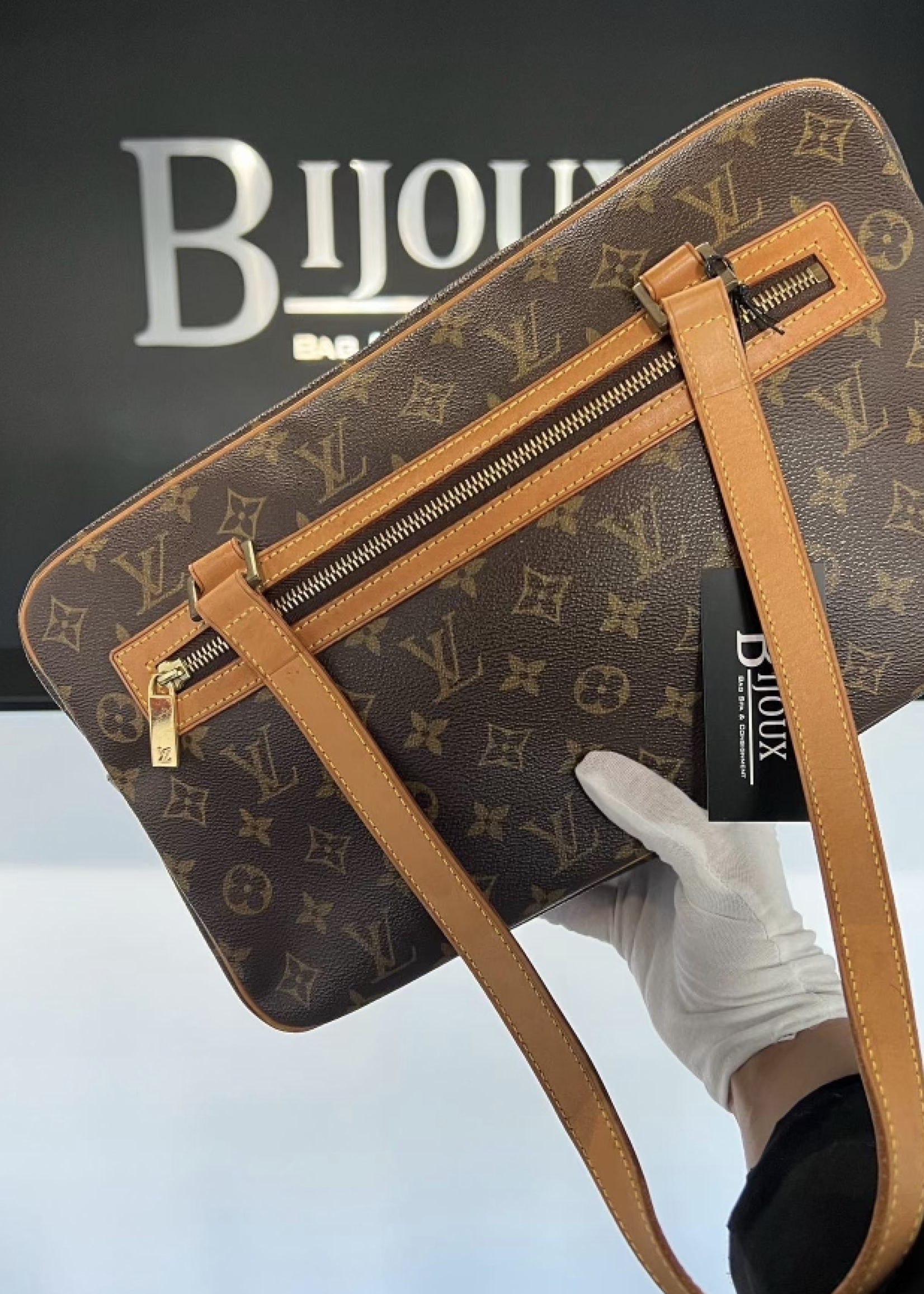 Louis Vuitton SOLD - Louis Vuitton Cite GM