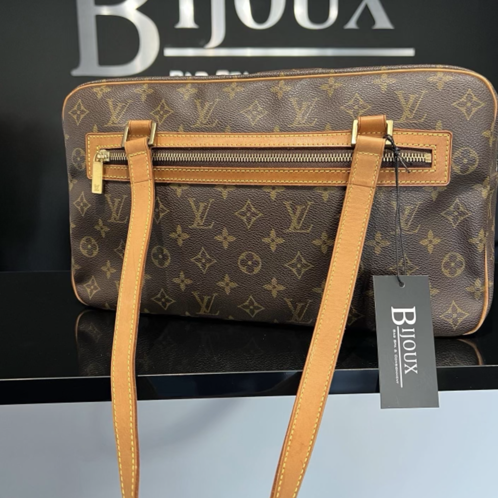 Louis Vuitton SOLD - Louis Vuitton Cite GM