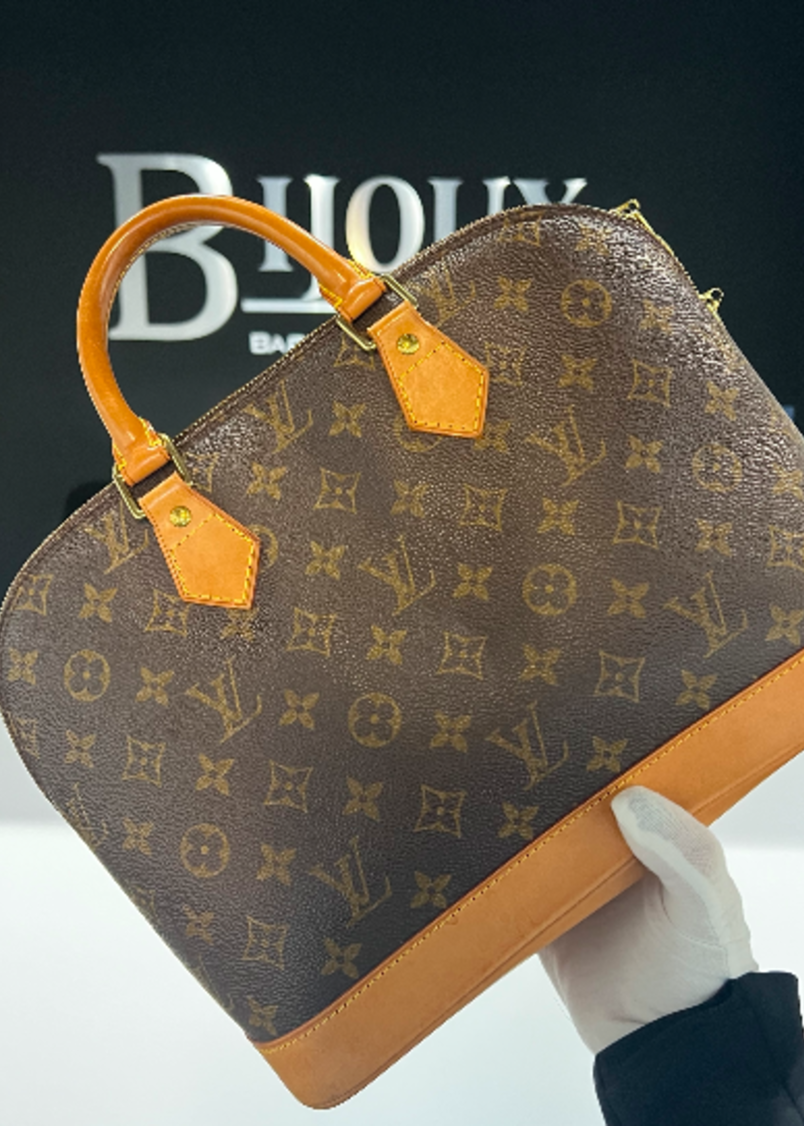 Louis Vuitton SOLD - Louis Vuitton Alma PM