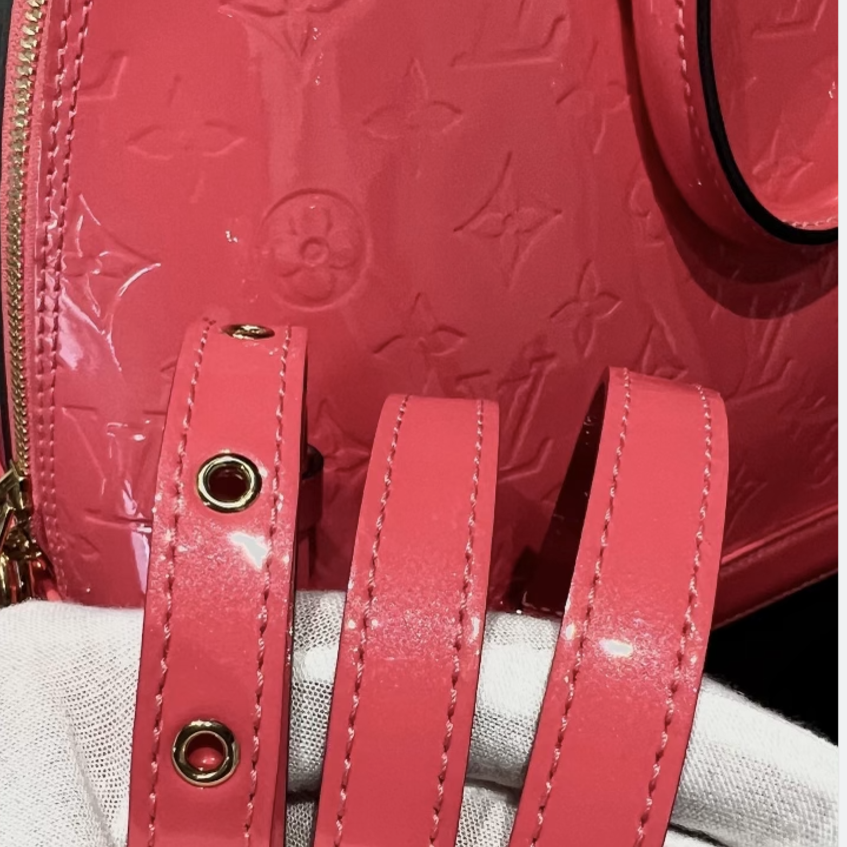 SOLD - Louis Vuitton Alma Vernis PM- Rose