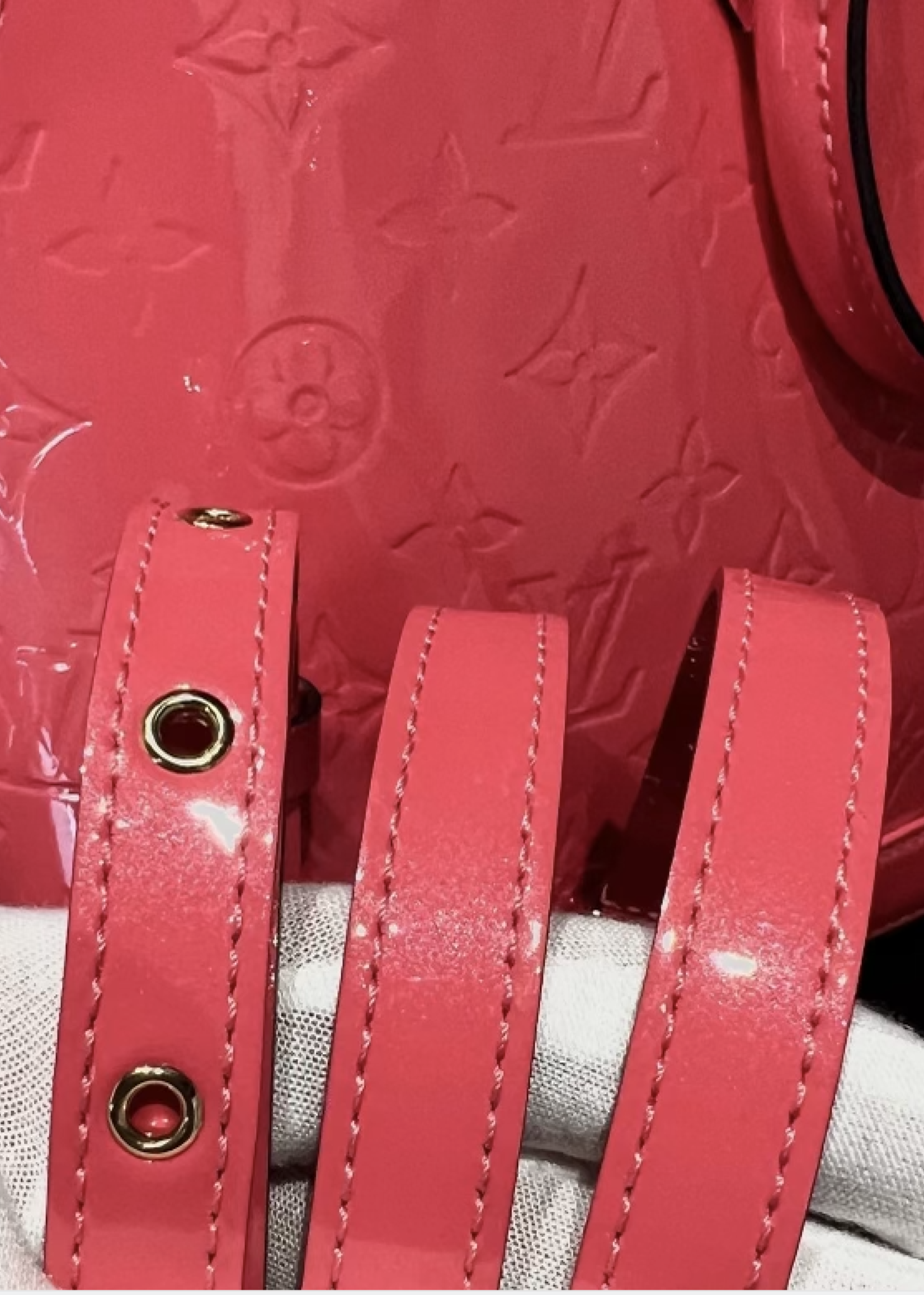 SOLD - Louis Vuitton Alma Vernis PM- Rose