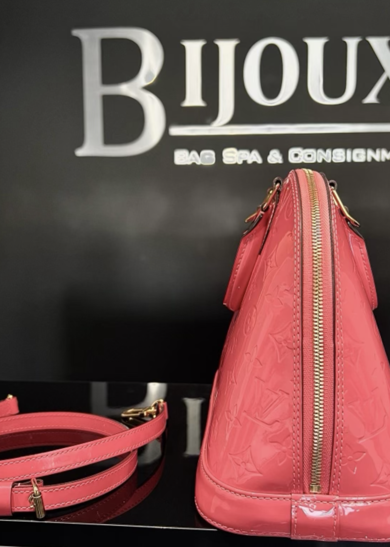 Louis Vuitton Alma PM - Bijoux Bag Spa & Consignment