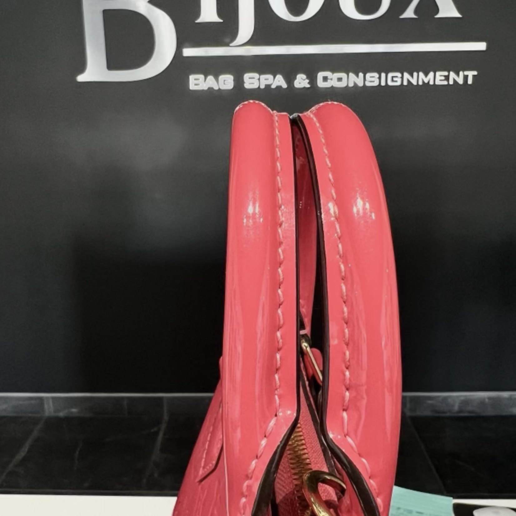 SOLD - Louis Vuitton Alma Vernis PM- Rose