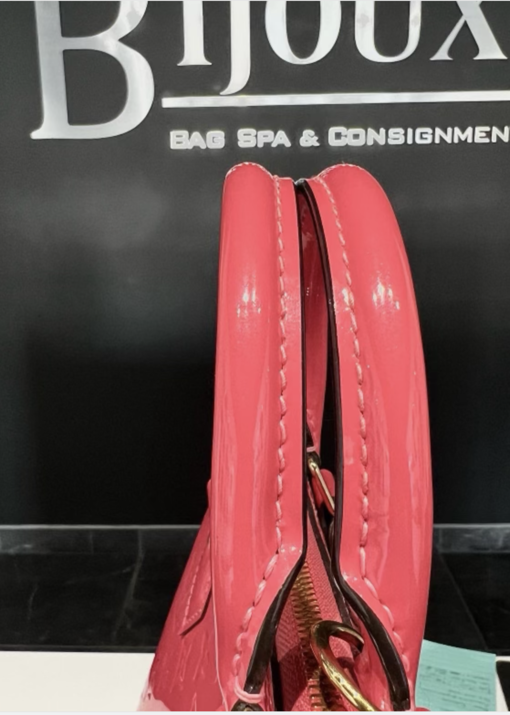 SOLD - Louis Vuitton Alma Vernis PM- Rose