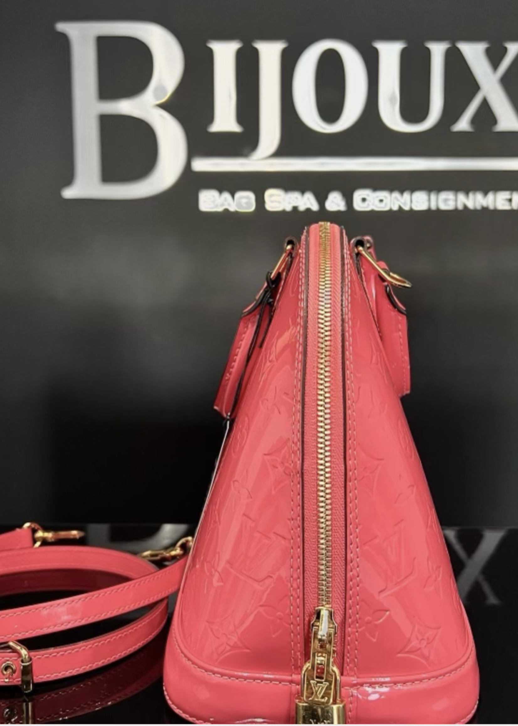 SOLD - Louis Vuitton Alma Vernis PM- Rose